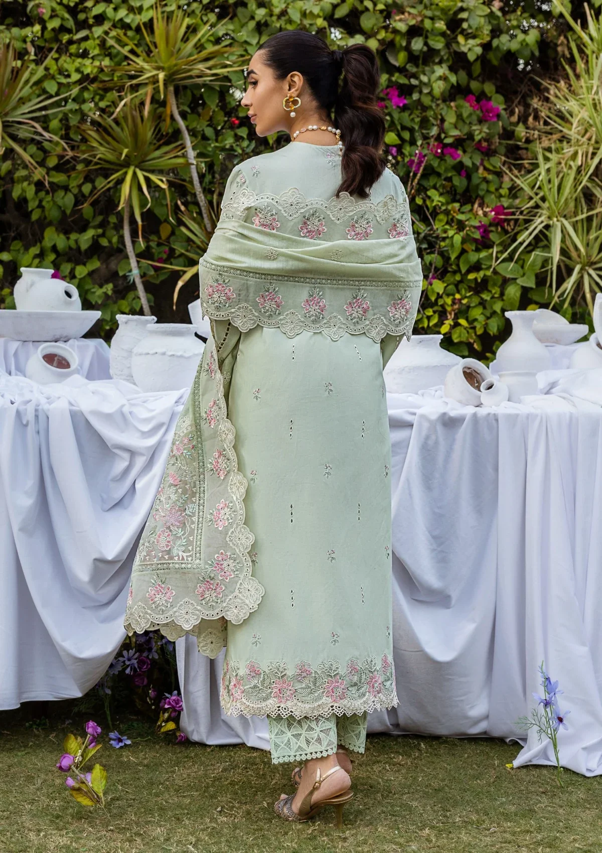 AKBAR ASLAM  LUXURY LAWN- 3PCS Embroidered Lawn Suits Unstitched - D#157 - Marais - Image 4