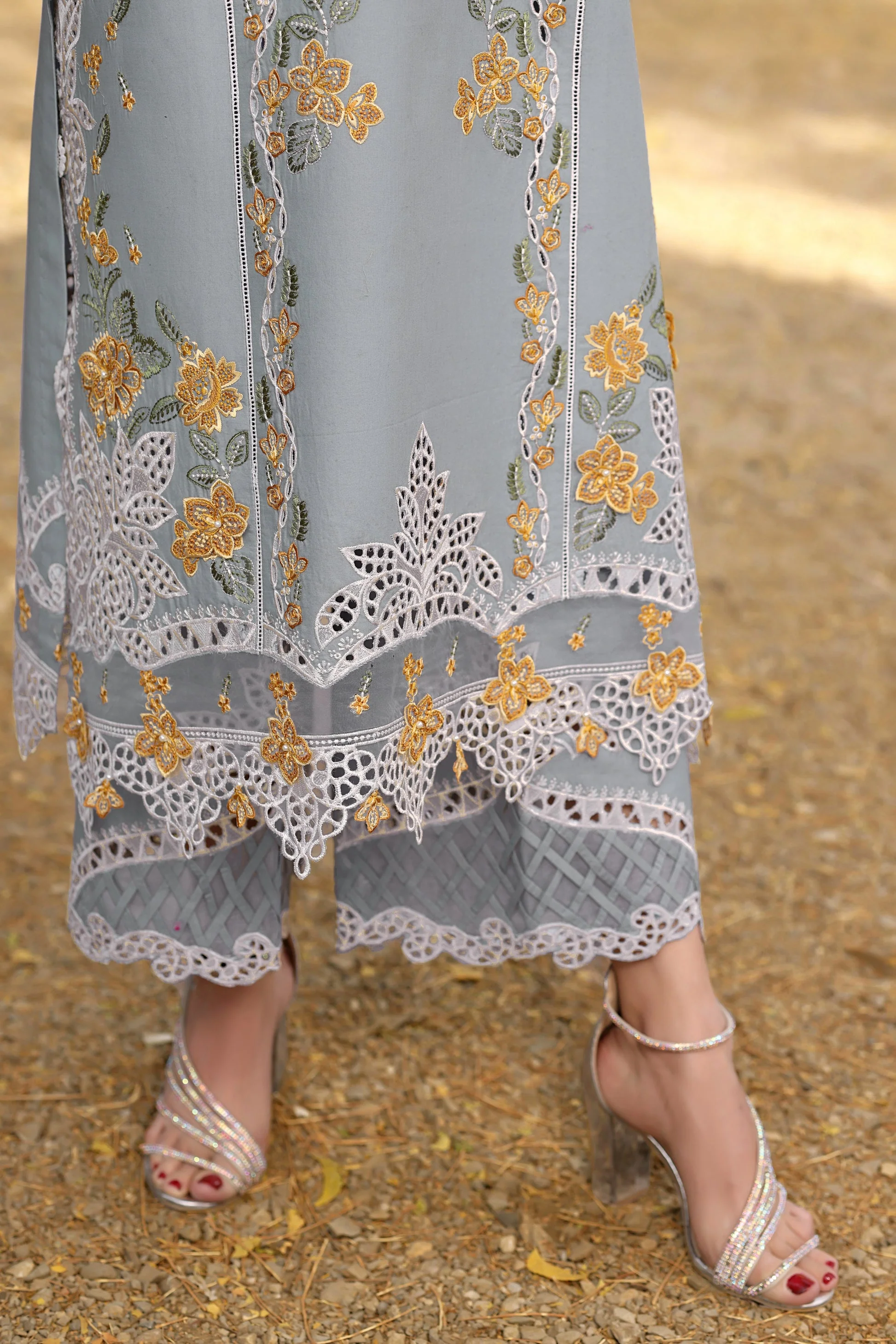 Aneela - Luxury Lawn Embroidered Unstitched 3 Piece -LUX-26-05 - Image 4