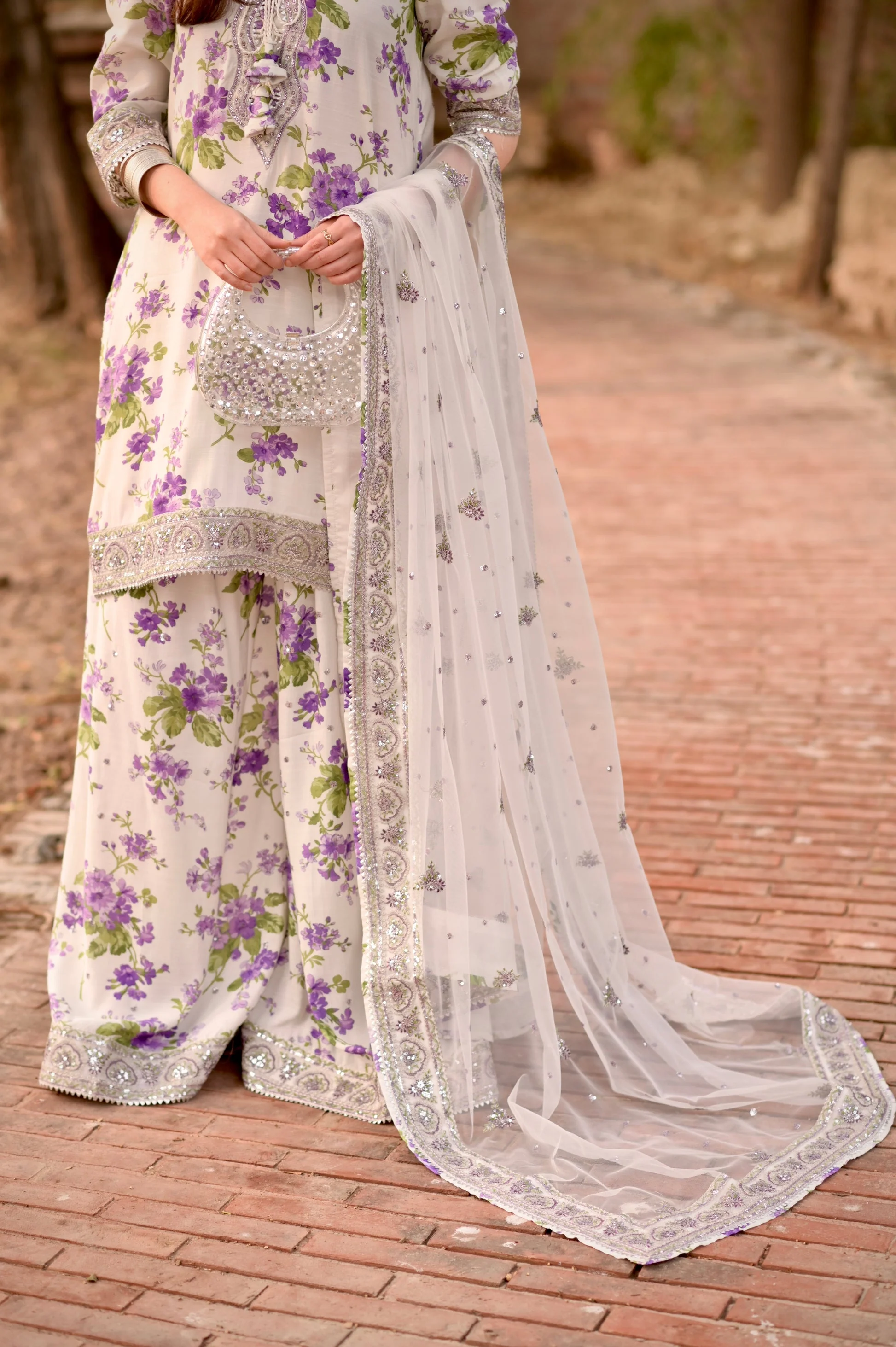 Aneela's Collection Luxury LAWN Embroidered 3 Piece Unstitched - EID-01 - Image 4