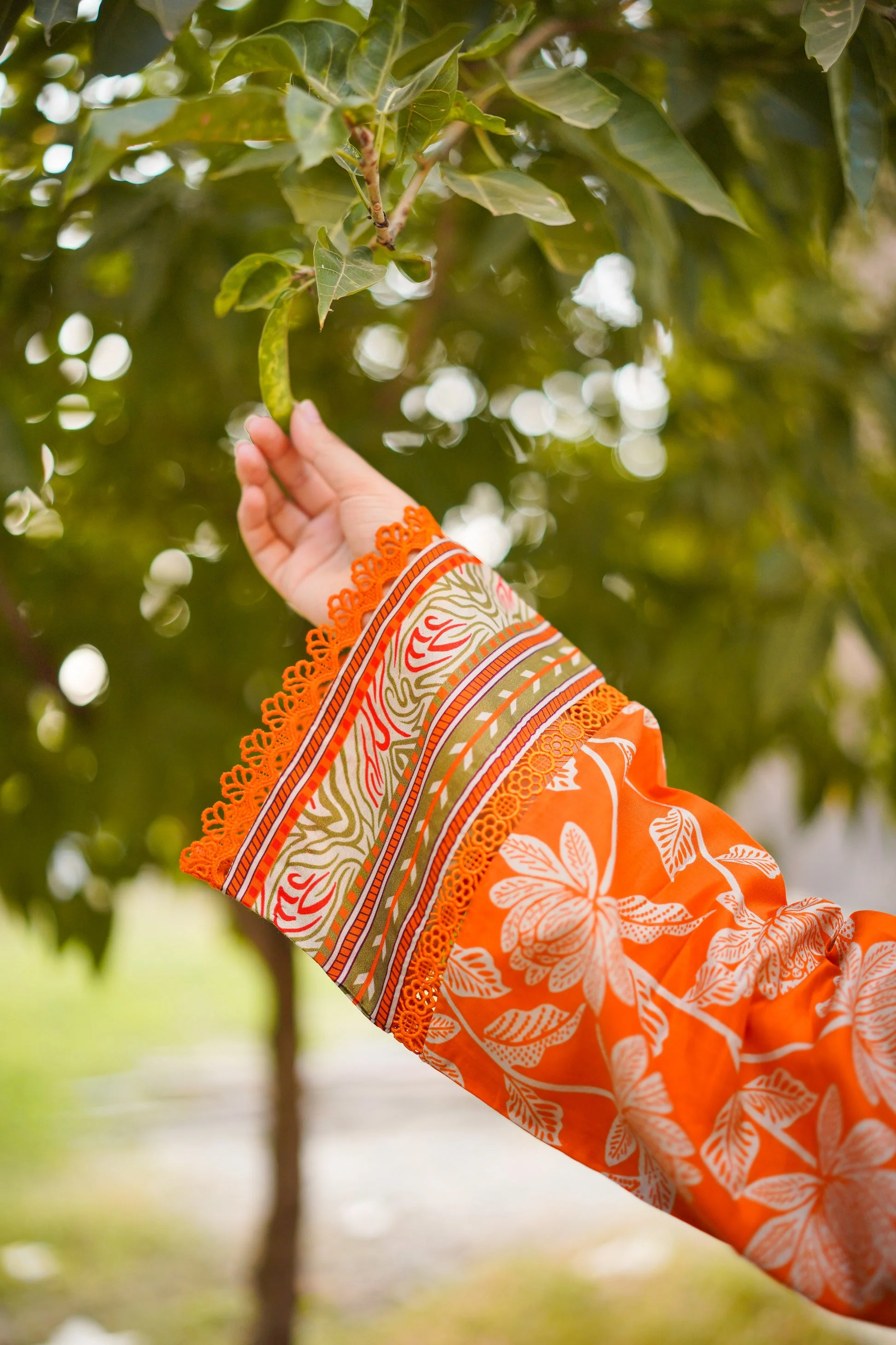 Aneelas Luxury Lawn Embroidered 3 Pc Unstitched Collection WPR-03 - Image 5