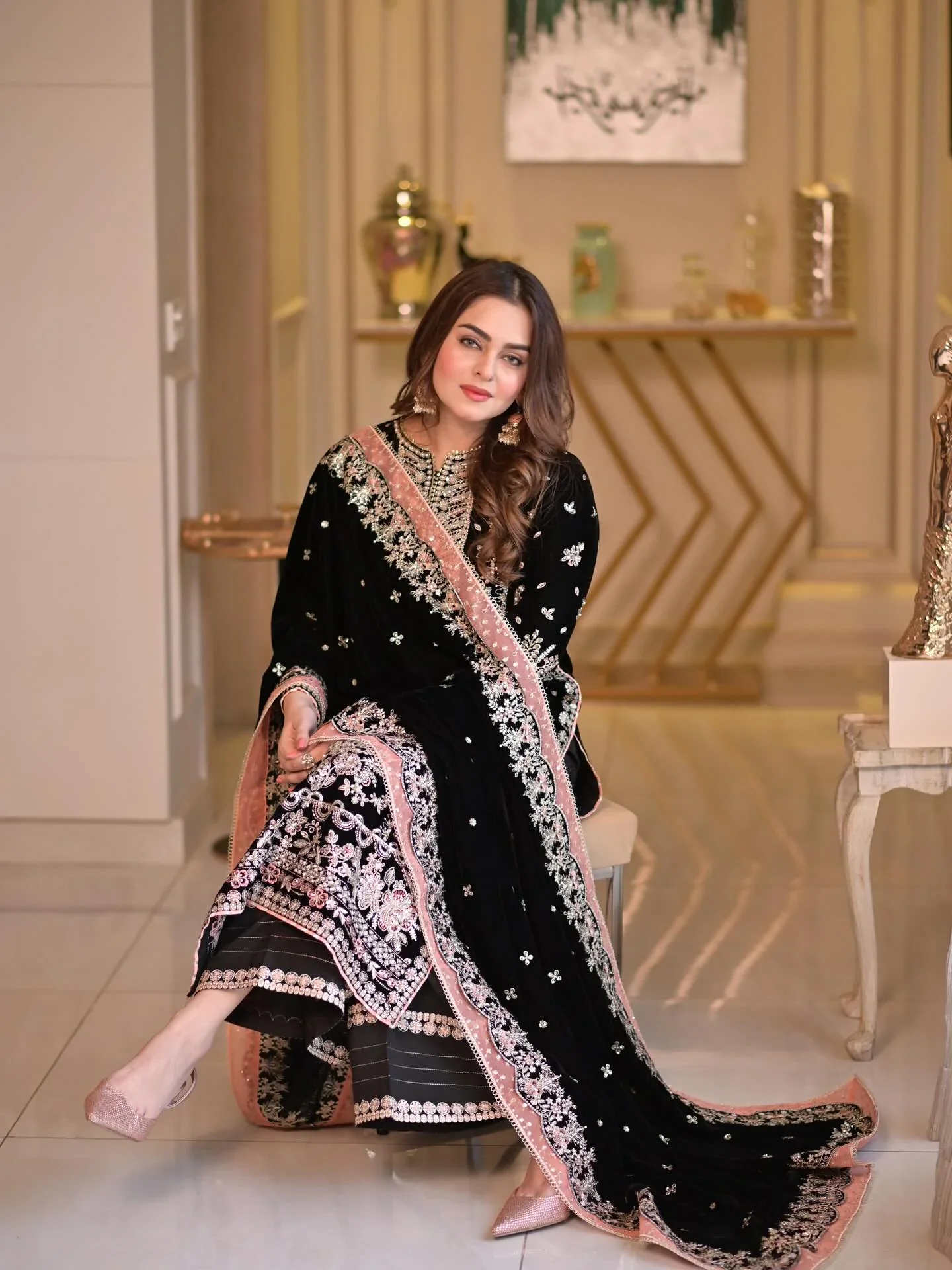 Aneelas Wedding LAWN Embroidered Unstitched Collection SM-02 - Image 4