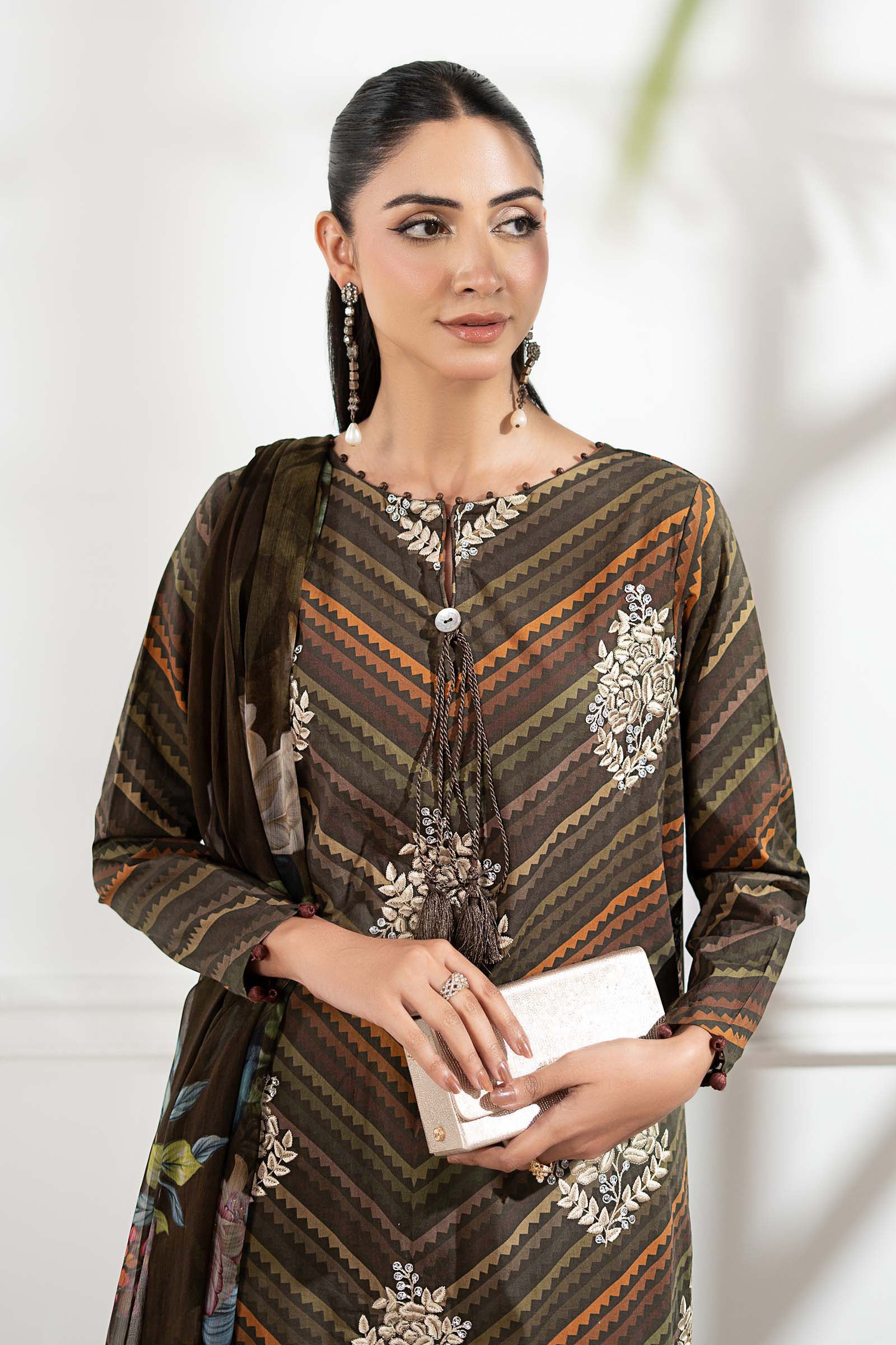 Asim jofa - 3 Piece Embroidered Lawn Suit - Image 2
