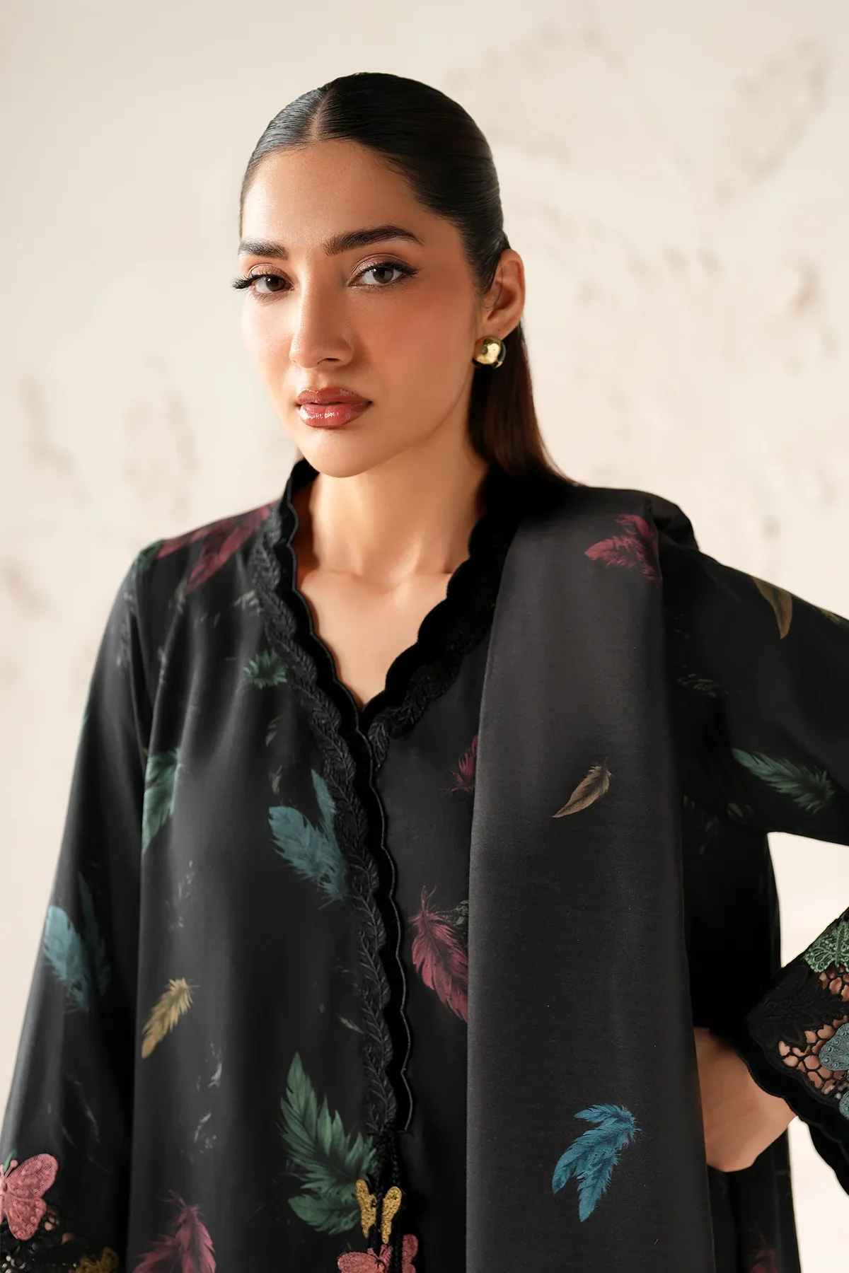 BAROQUE Embroidered Lawn Suits Unstitched 3 Piece UF-4308 - Image 4