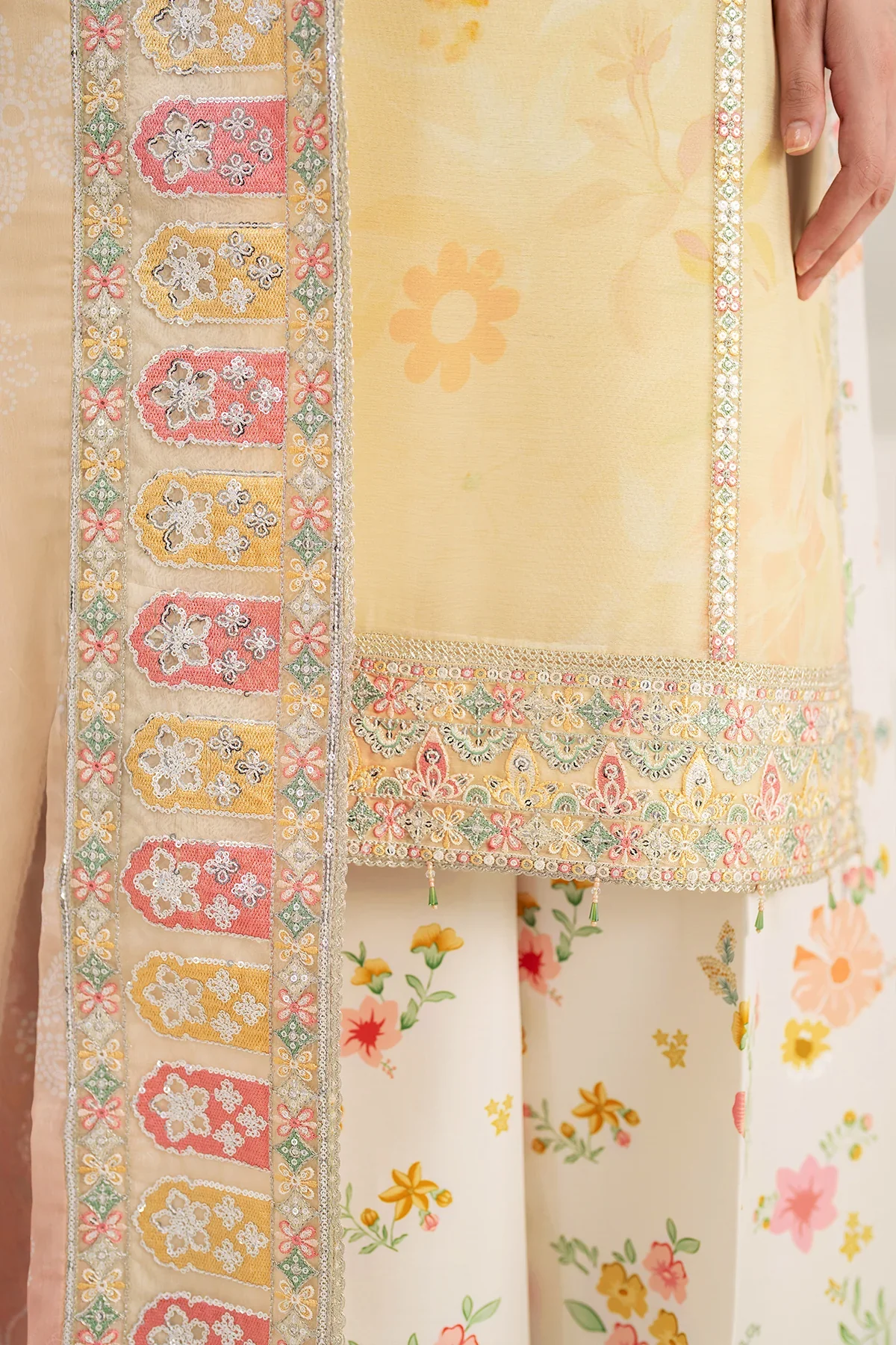 FARASHA - 3PC LAWN EMBROIDERED SHIRT WITH MANAAR PRINTED DUPATTA AND TROUSER - Floral Ray - Image 4