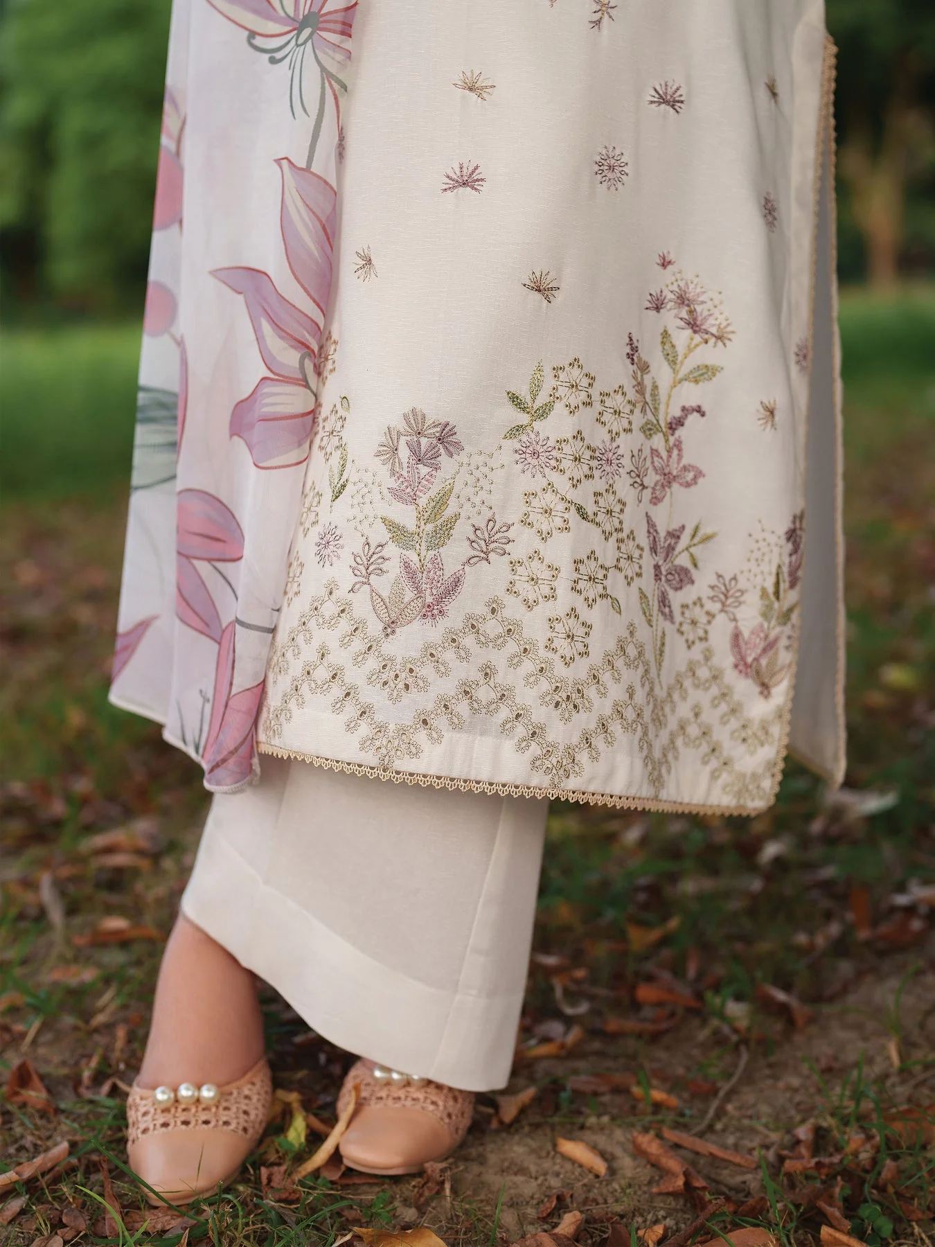 GARNET - Lawn Unstitched Embroidered Collection with Ptrinted Dupatta - KPR28 - Image 2