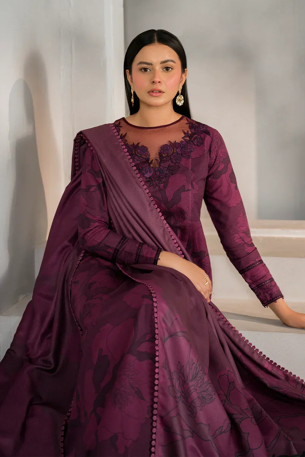 iznik - 3-PC Unstitched Festive Edit Lawn Collection UE -351 - Image 2