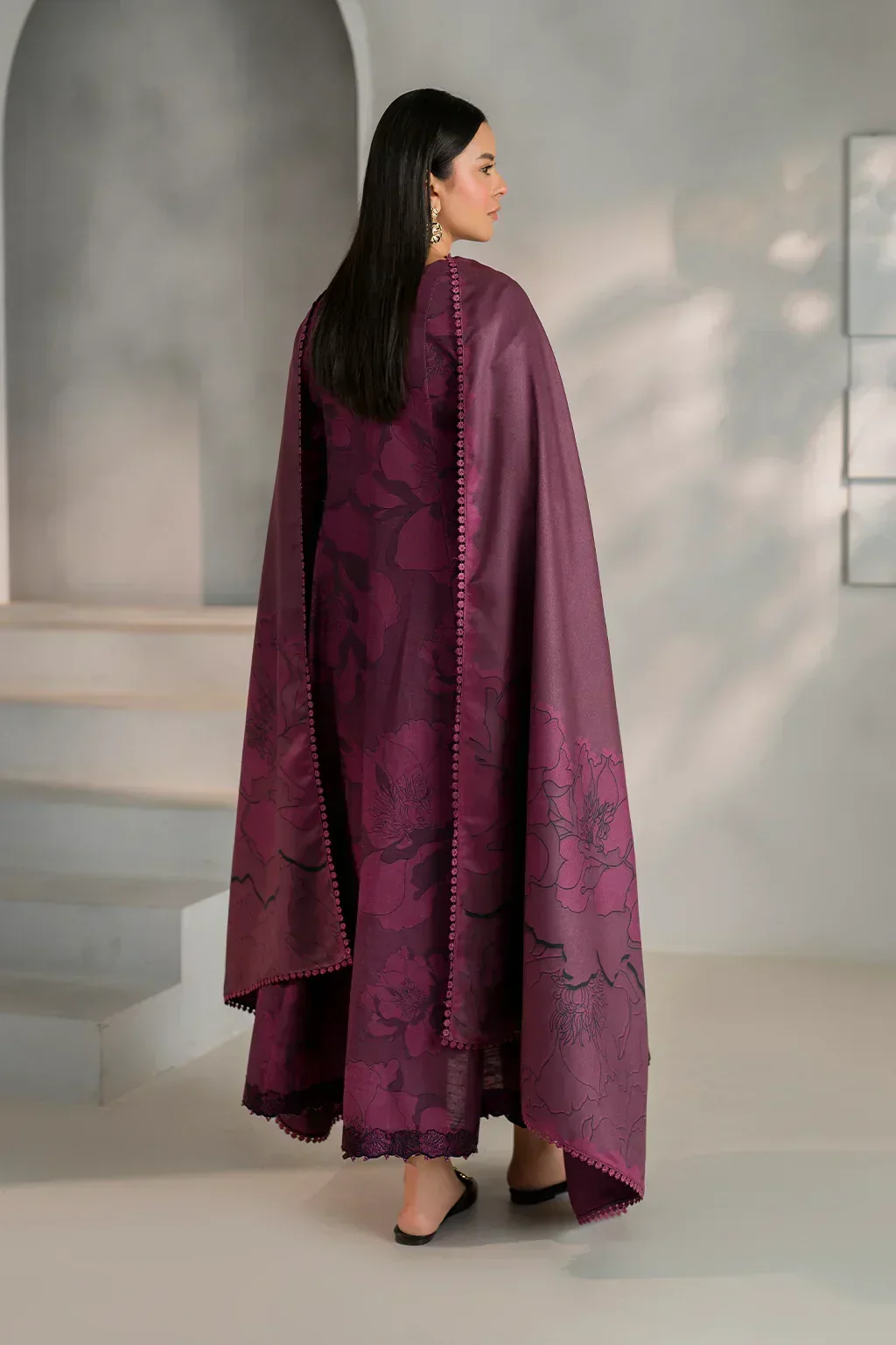 iznik - 3-PC Unstitched Festive Edit Lawn Collection UE -351 - Image 5