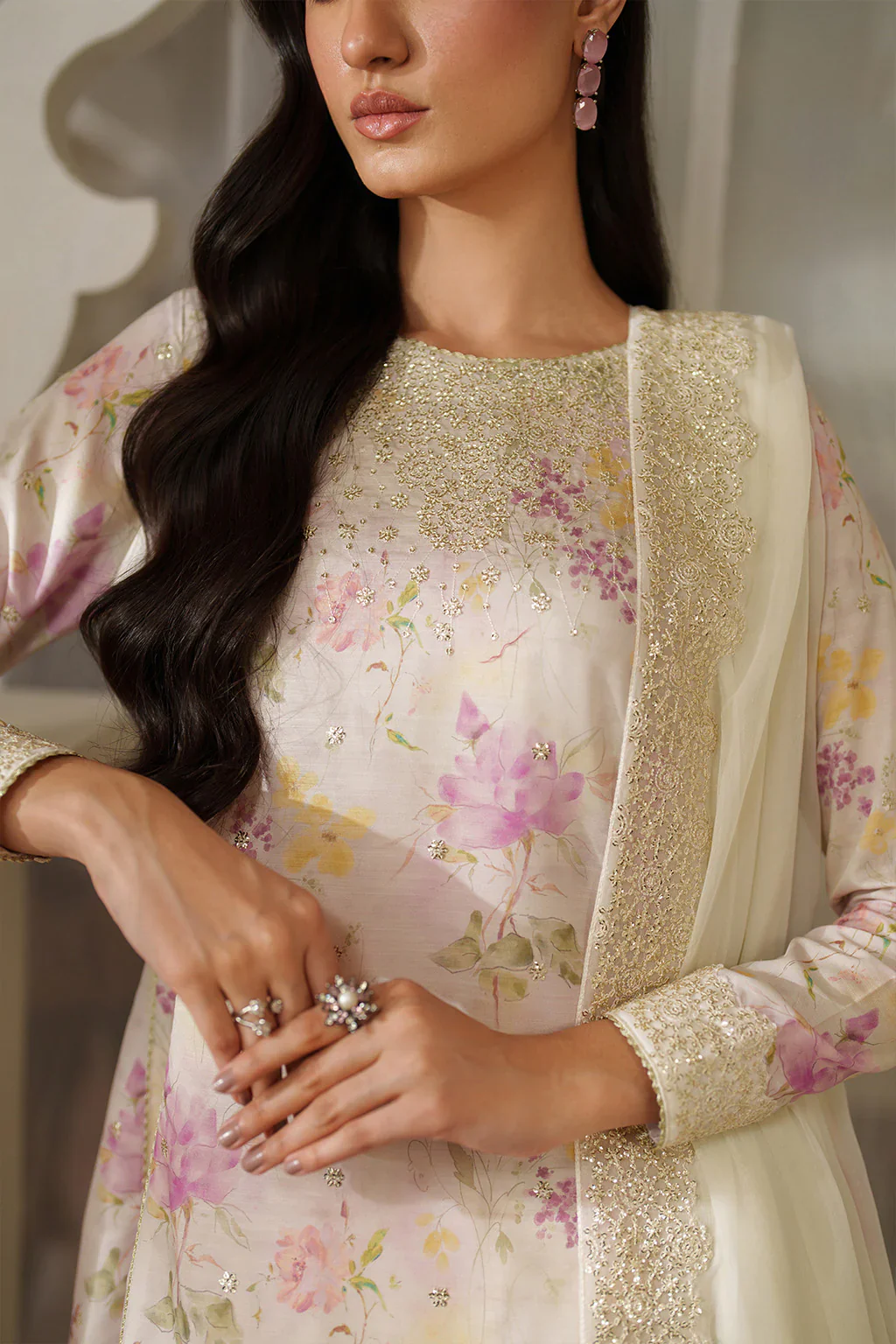 IZNIK - 3-PC Unstitched Festive Edit Lawn Collection UE-544 - Image 3