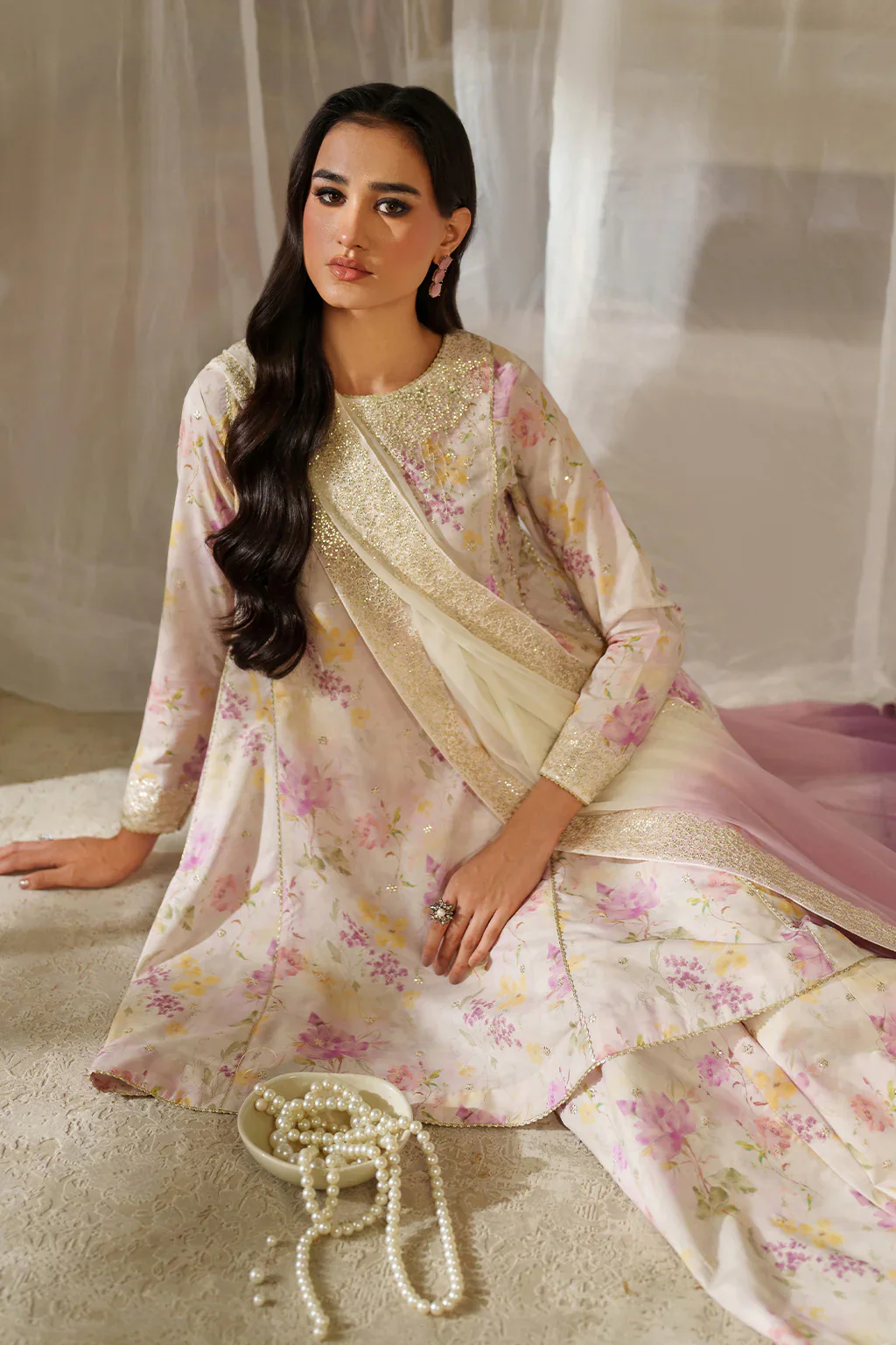 IZNIK - 3-PC Unstitched Festive Edit Lawn Collection UE-544 - Image 4