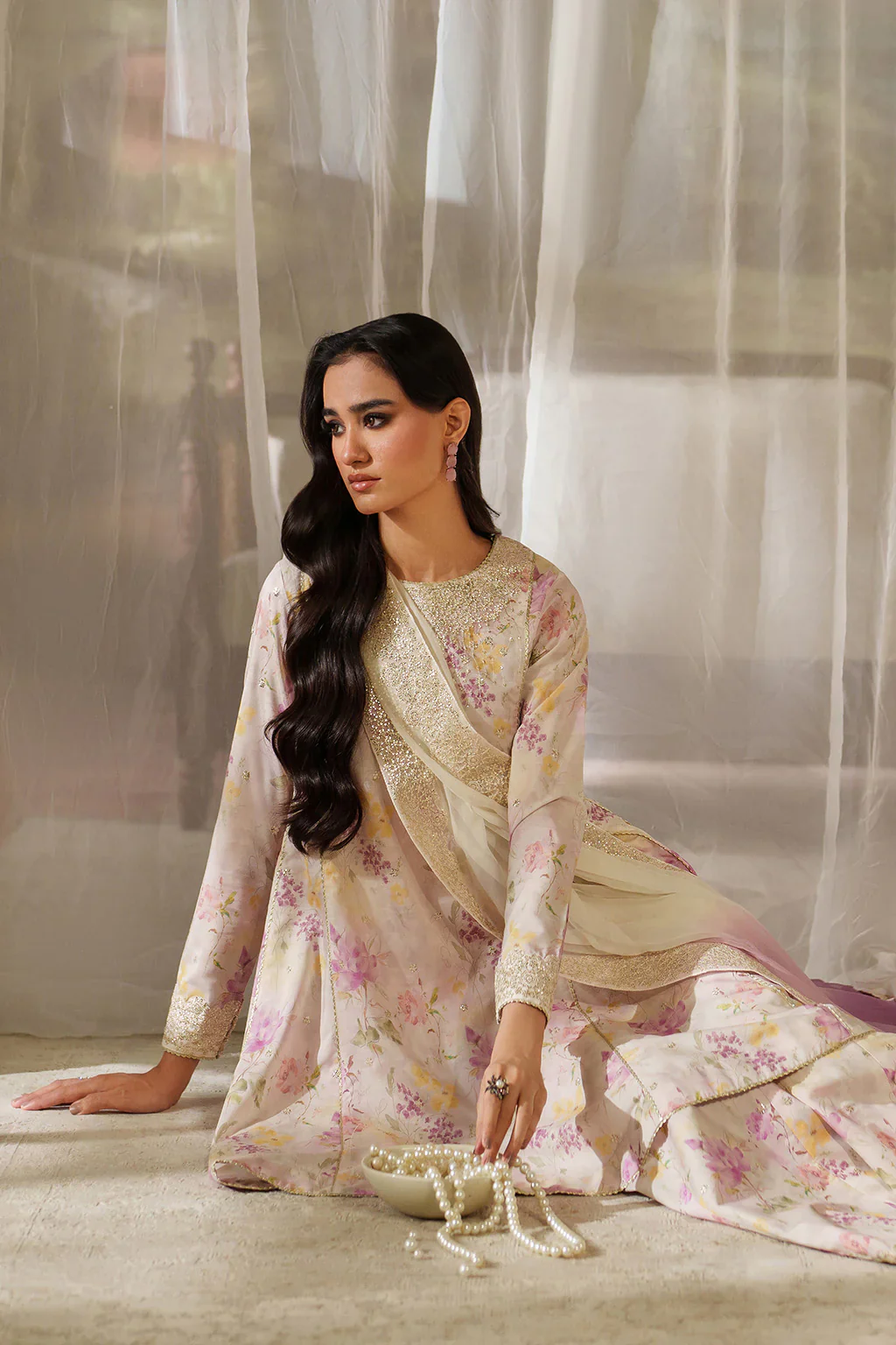 IZNIK - 3-PC Unstitched Festive Edit Lawn Collection UE-544 - Image 5