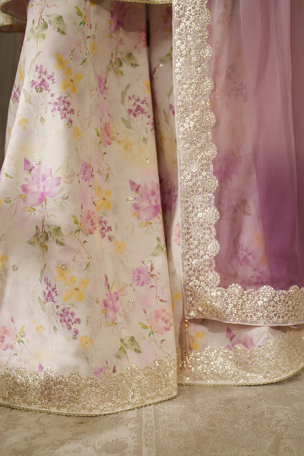 IZNIK - 3-PC Unstitched Festive Edit Lawn Collection UE-544 - Image 9