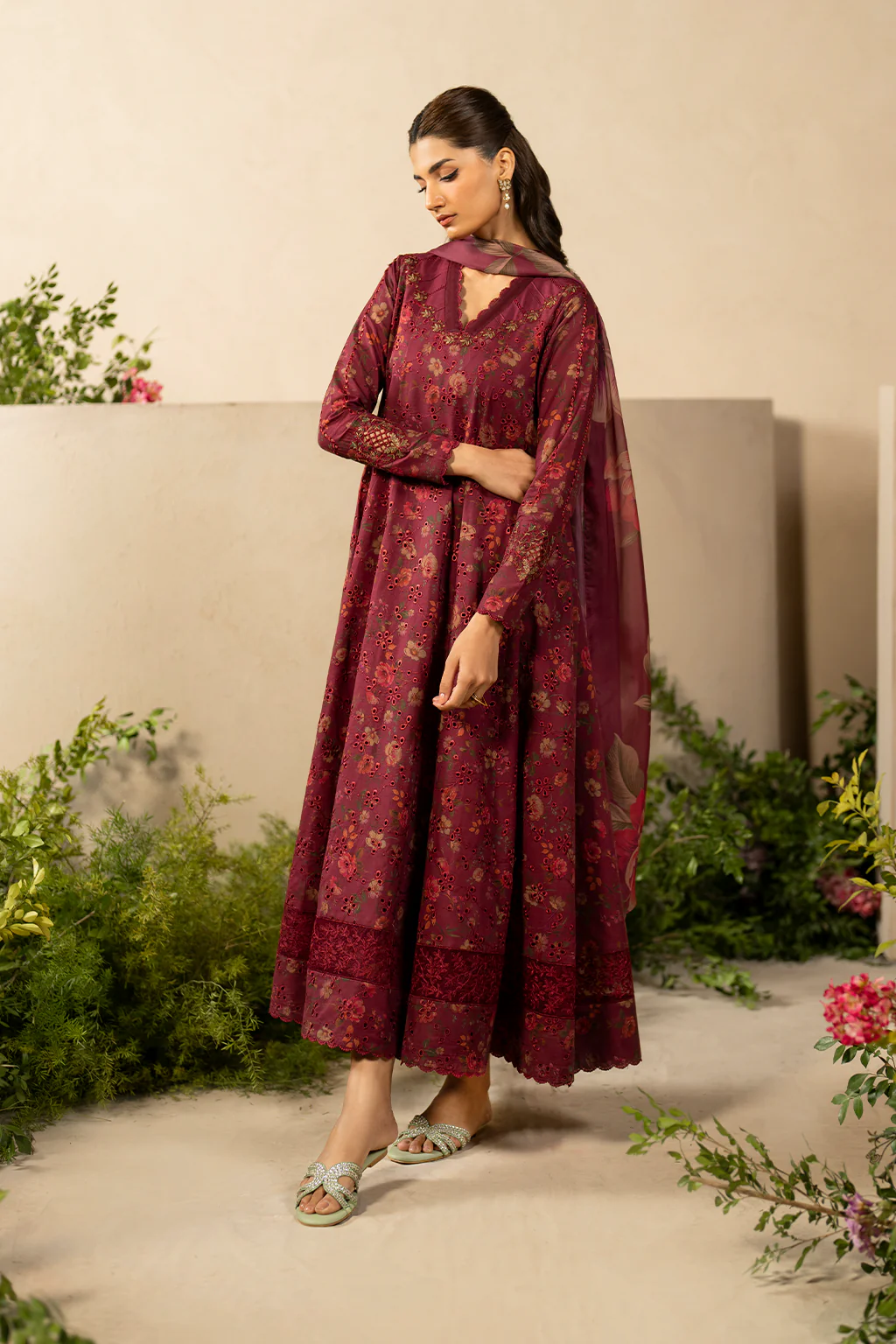 IZNIK - 3 PCS Chickenkar Embroidered Lawn Collection - EFL-10 - Image 4
