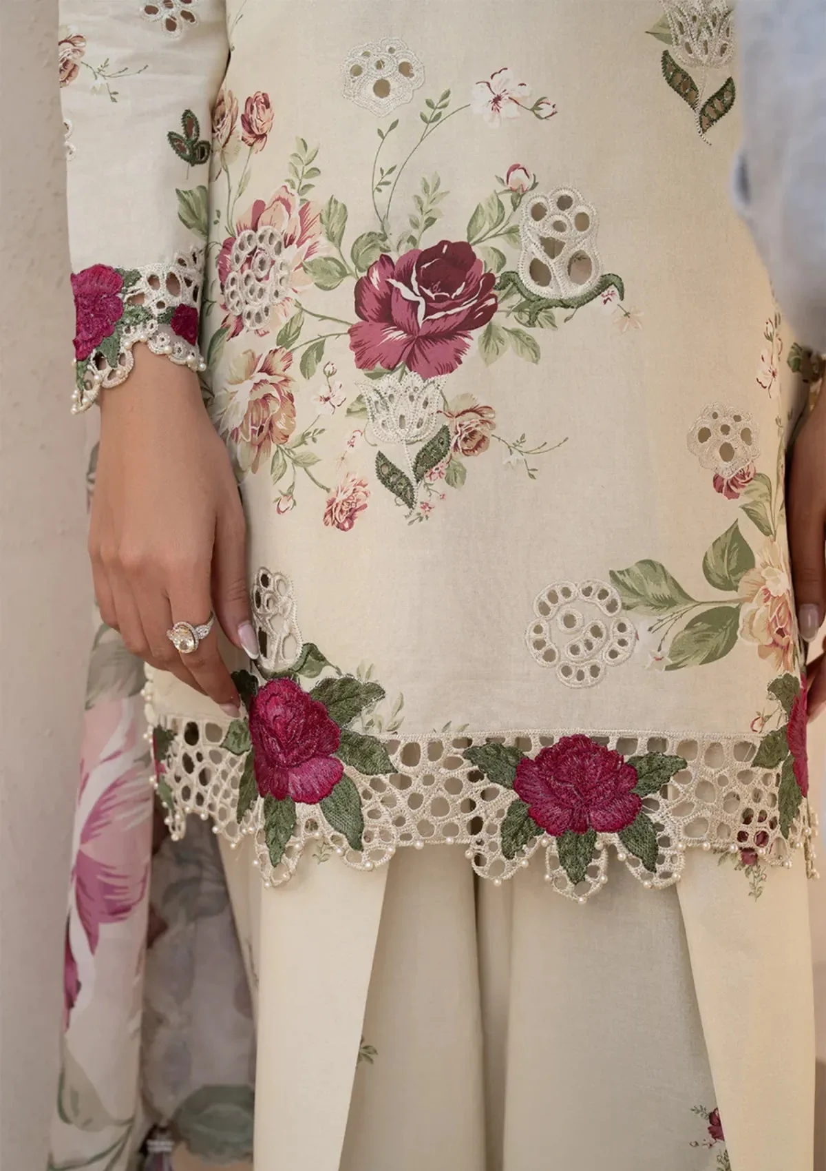 IZNIK -3 Piece Unstitched Embroidered Lawn Suit | EFL-05 - Image 6