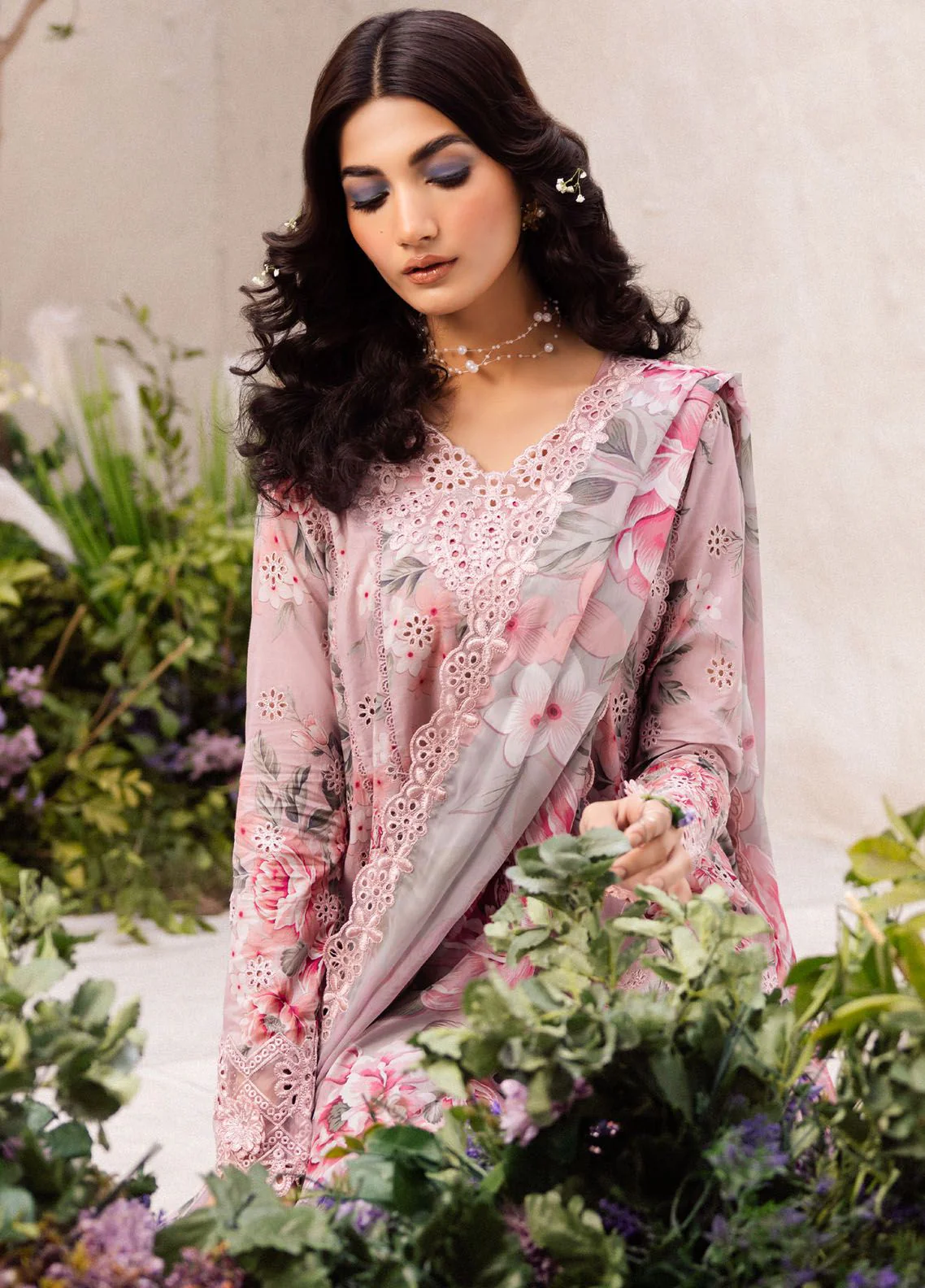 IZNIK - 3PC LAWN CHICKENKARI EMBROIDERED SHIRT WITH CHIFFON EMBROIDERED DUPATTA AND COTTON TROUSER - KPR-DAHILA - Image 2