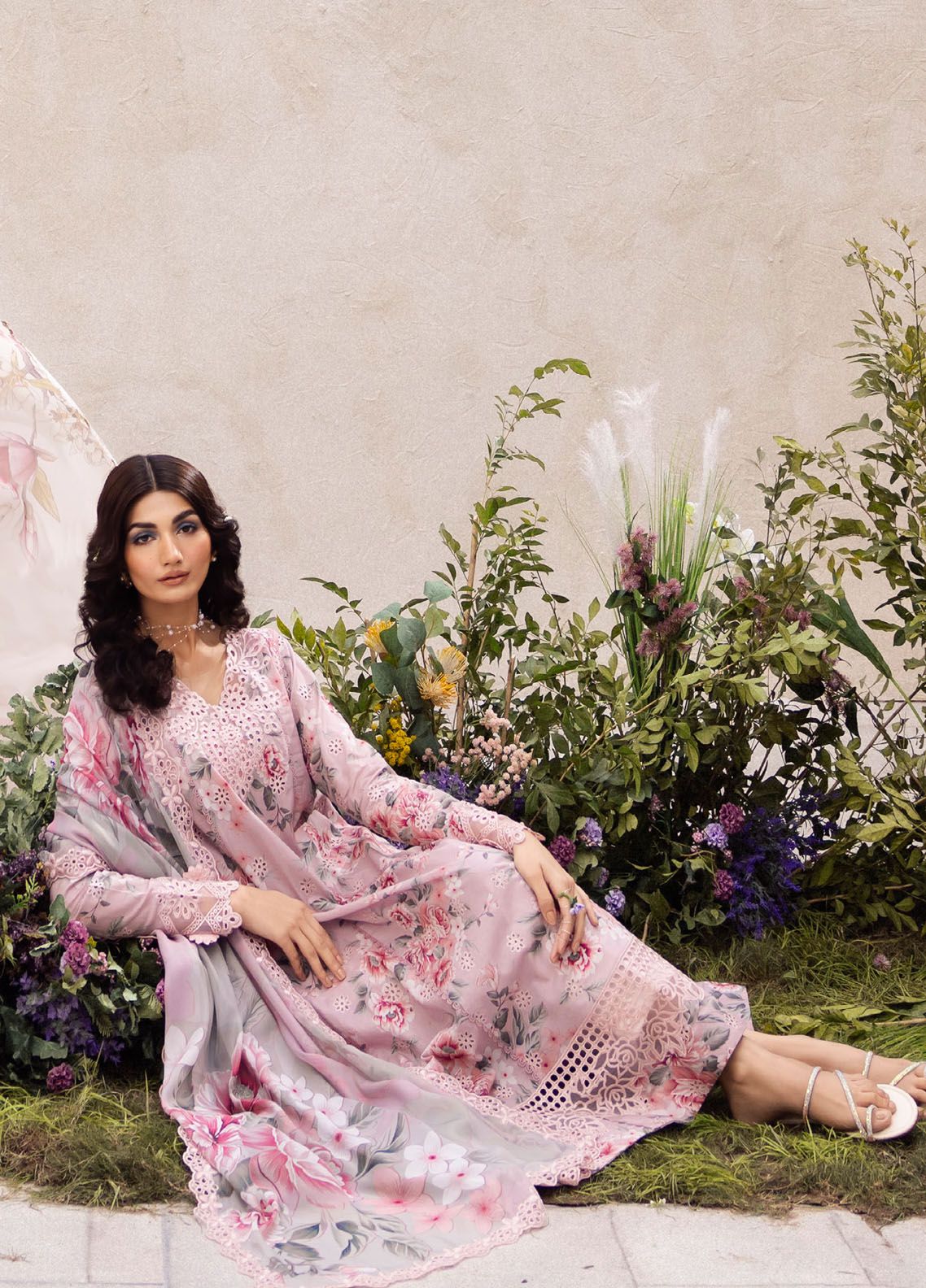 IZNIK - 3PC LAWN CHICKENKARI EMBROIDERED SHIRT WITH CHIFFON EMBROIDERED DUPATTA AND COTTON TROUSER - KPR-DAHILA - Image 4
