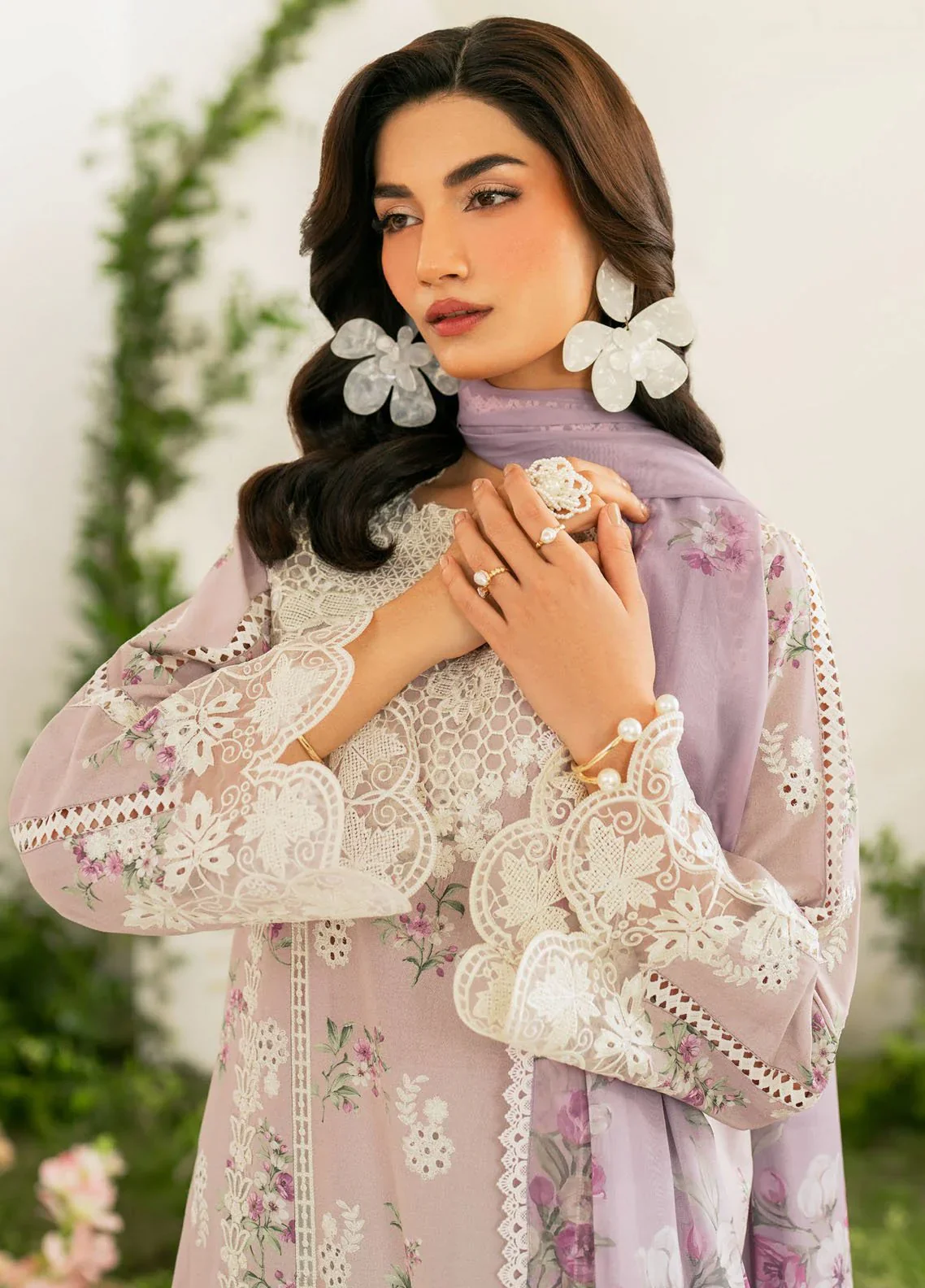 Iznik Embroidered Lawn Suits Unstitched 3 Piece IZ25FE IFE-09 - Image 2