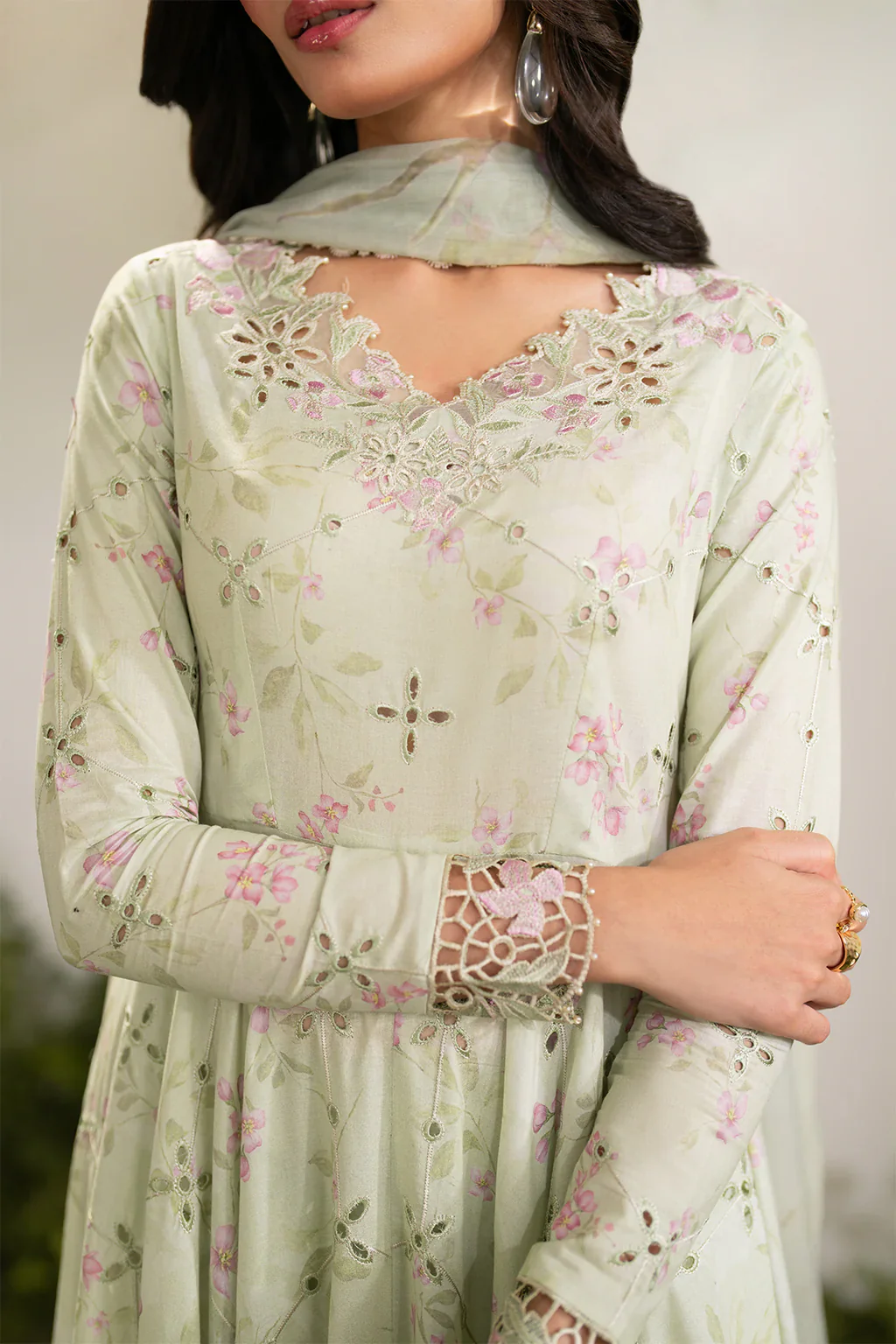 Iznik Embroidered Lawn Suits Unstitched 3 Piece IZ25FE IFE-11 - Image 7