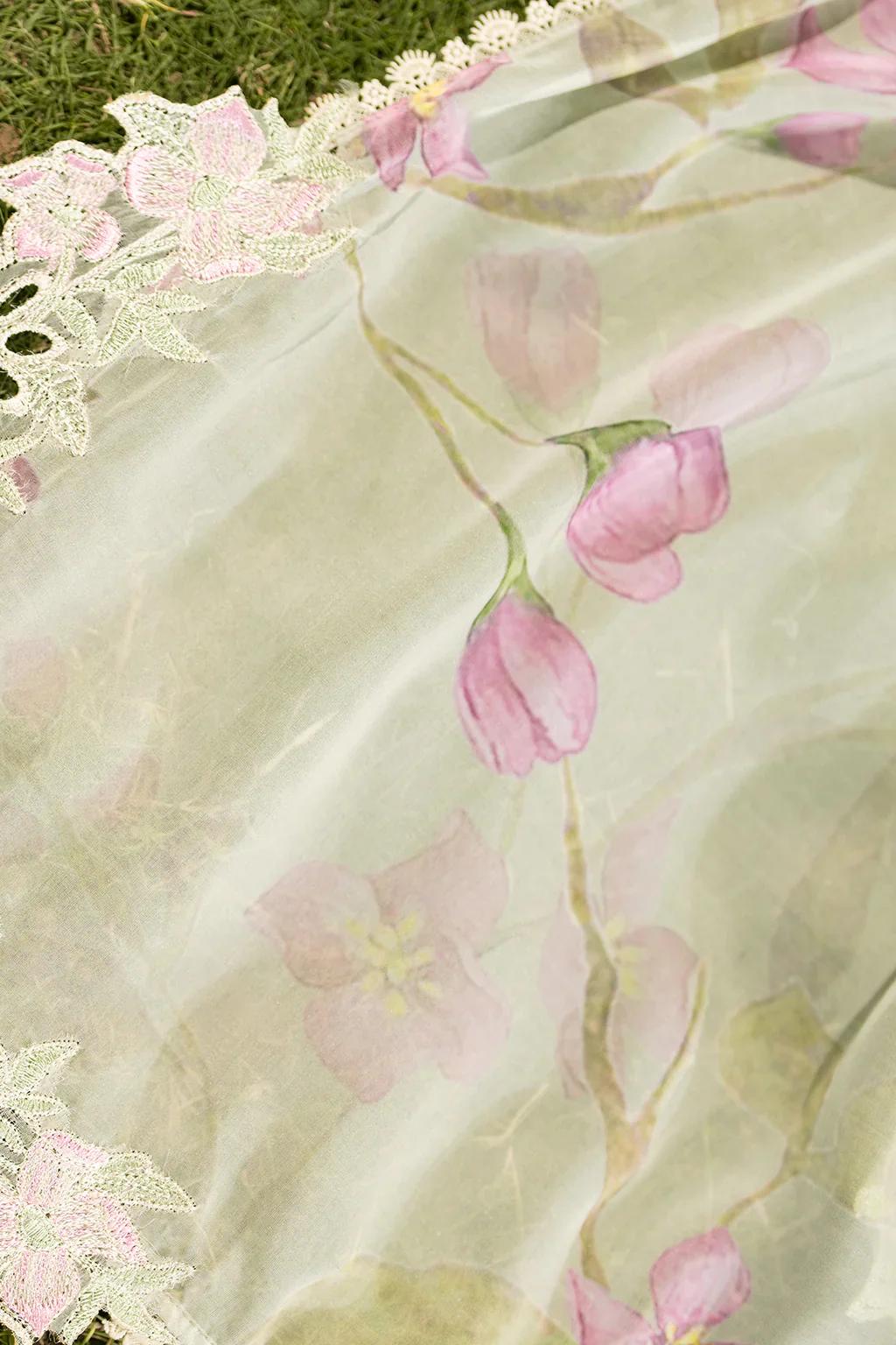Iznik Embroidered Lawn Suits Unstitched 3 Piece IZ25FE IFE-11 - Image 9