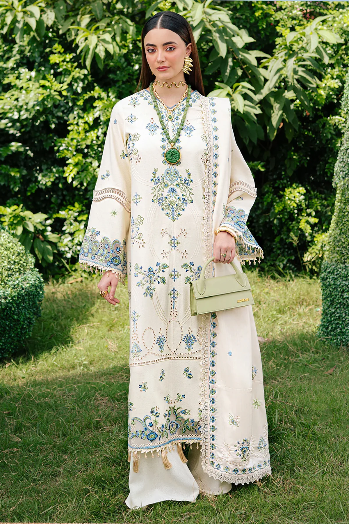 MAHNUR Luxury Lawn Embroidered 3 Pc Unstitched Collection SG-001