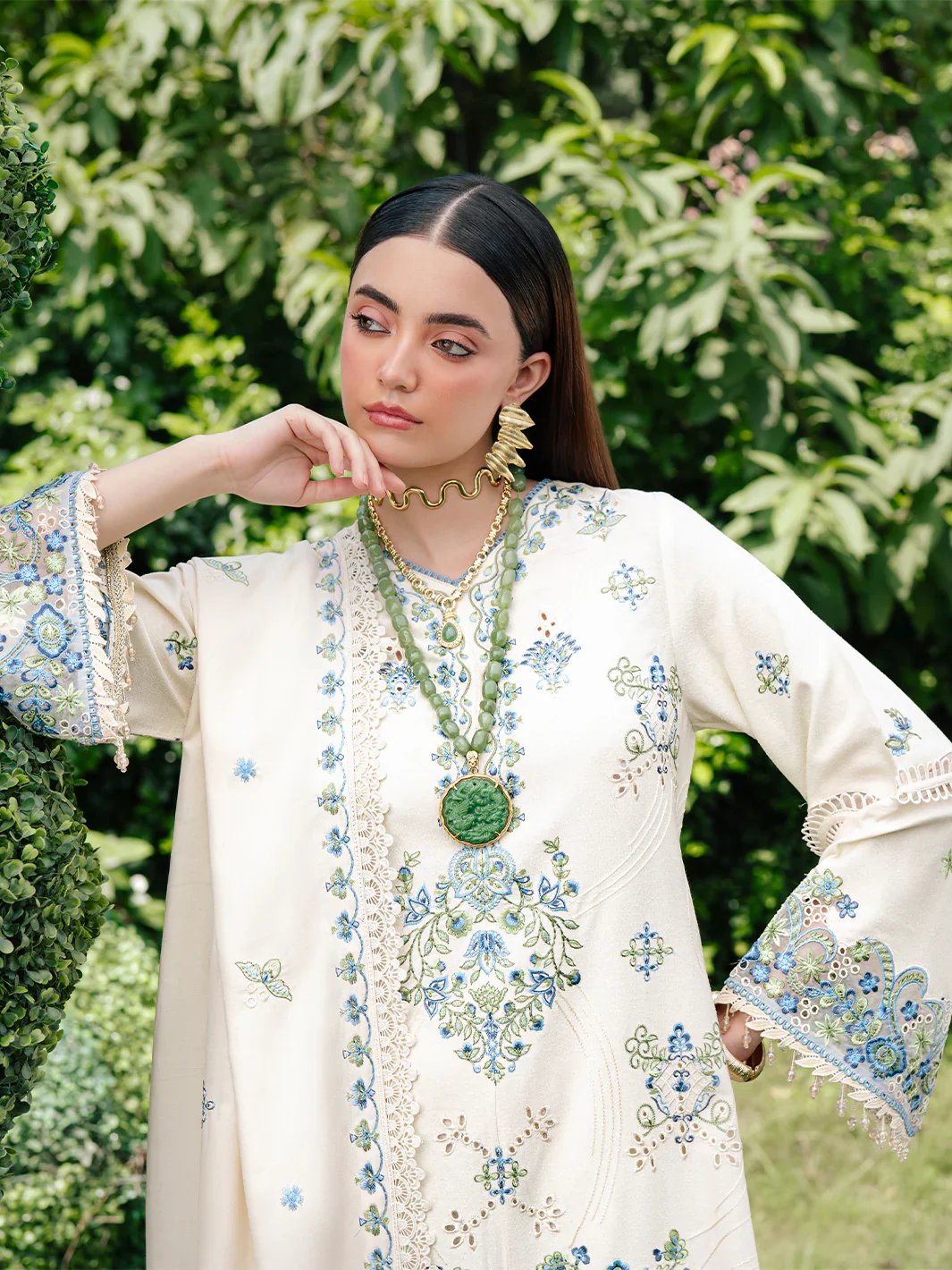 MAHNUR Luxury Lawn Embroidered 3 Pc Unstitched Collection SG-001 - Image 2