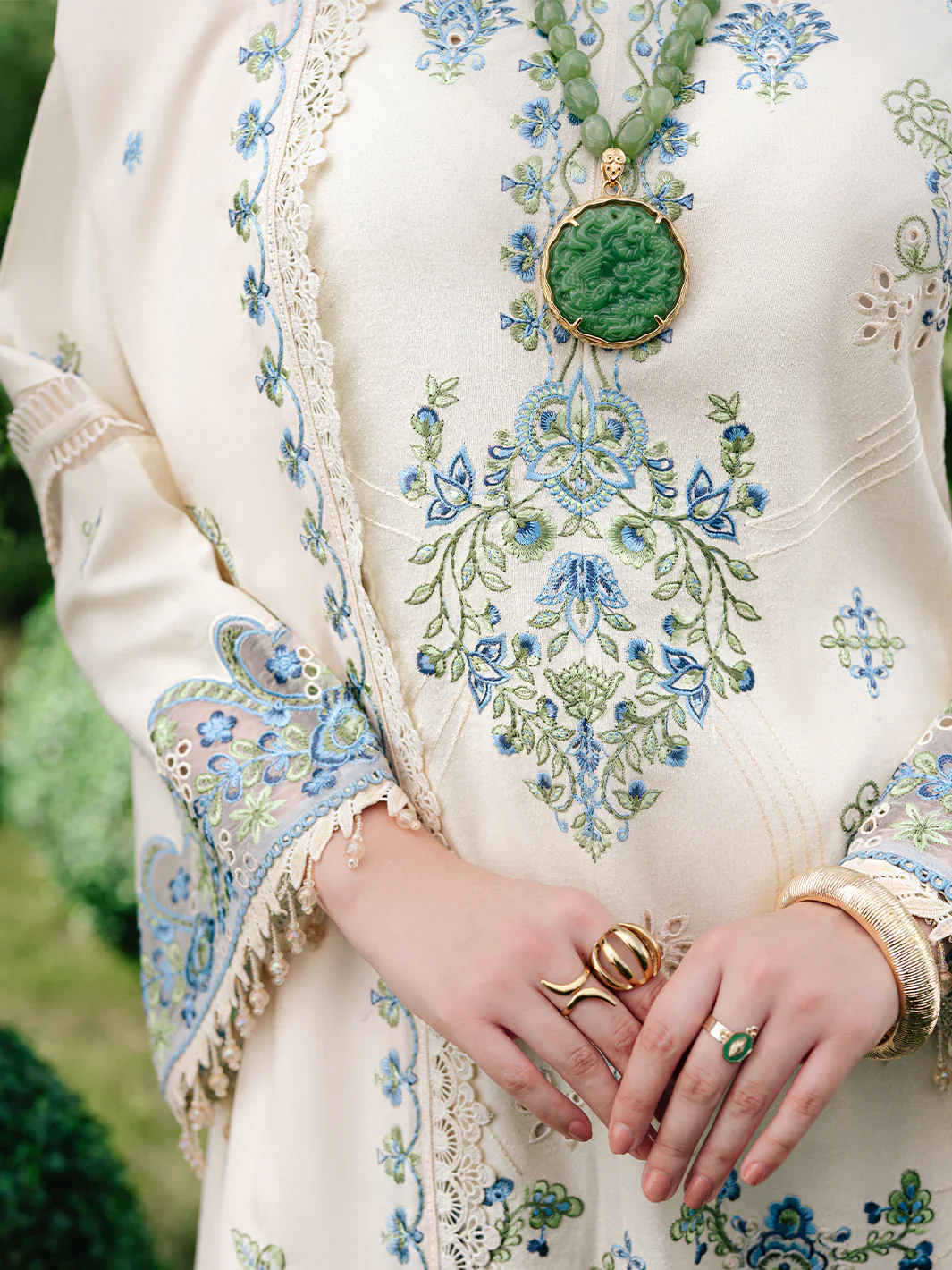 MAHNUR Luxury Lawn Embroidered 3 Pc Unstitched Collection SG-001 - Image 4