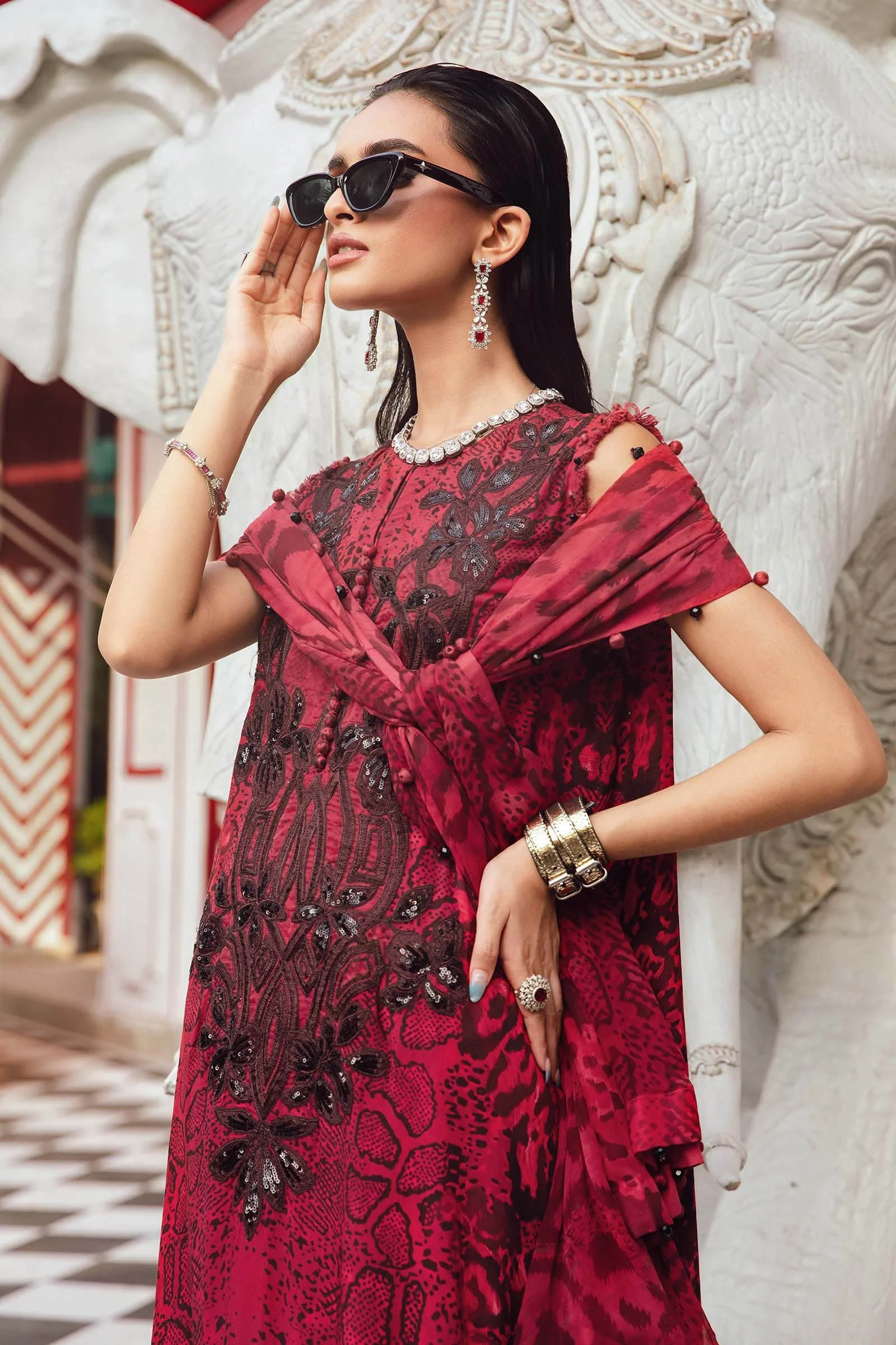 MARIA B - 3 Piece Embroidered Khaddar MPT-2702-A - Image 3