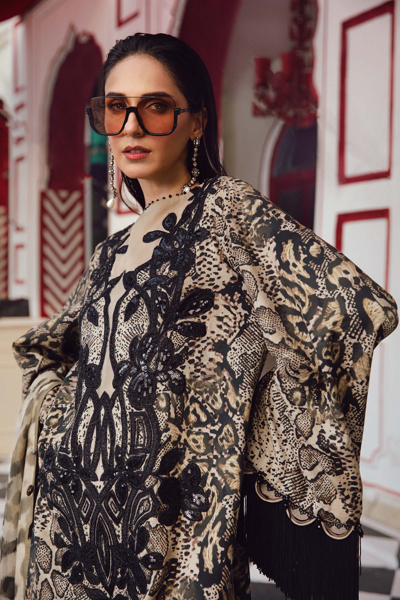 MARIA B - 3 Piece Embroidered Lawn MPT-2702-B - Image 5