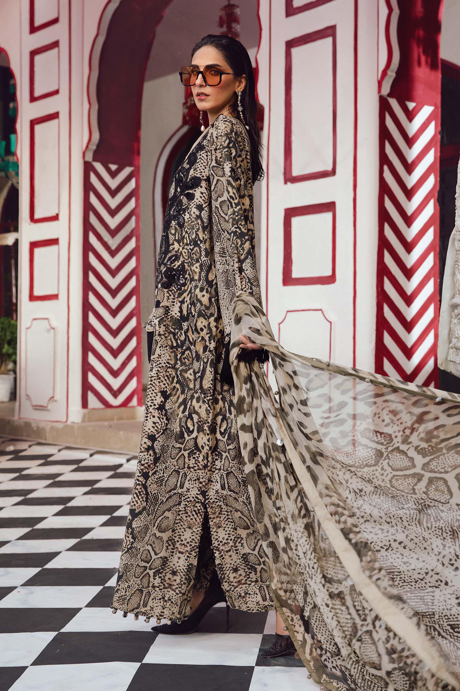 MARIA B - 3 Piece Embroidered Lawn MPT-2702-B - Image 6