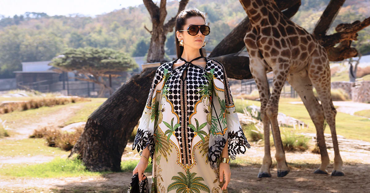 Maria b - 3 Piece Unstitched Embroidered Lawn Suit :MPT-2905-A - Image 4