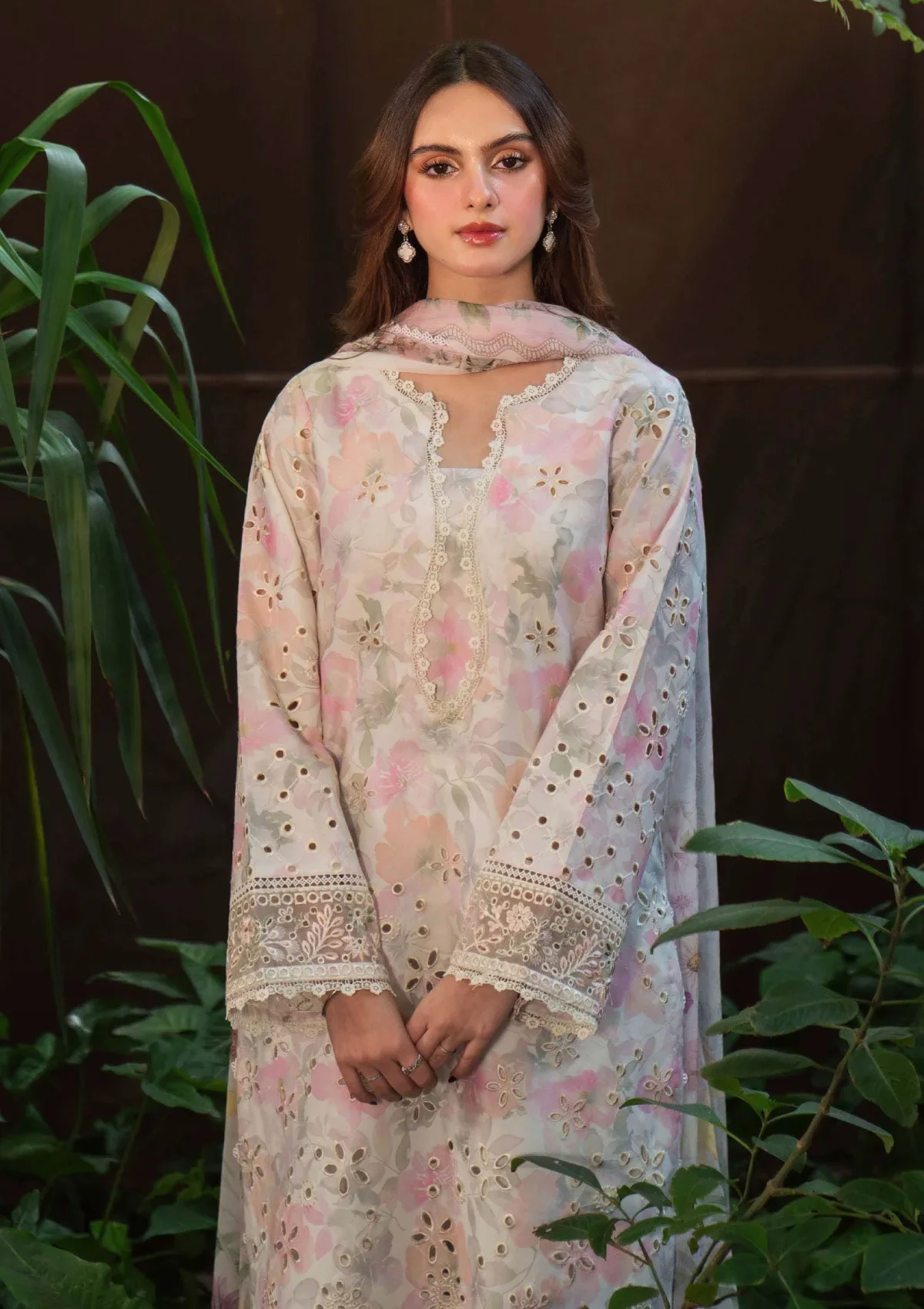 Maria b - 3 Piece Unstitched Embroidered Lawn Suit : Printkari - Image 4