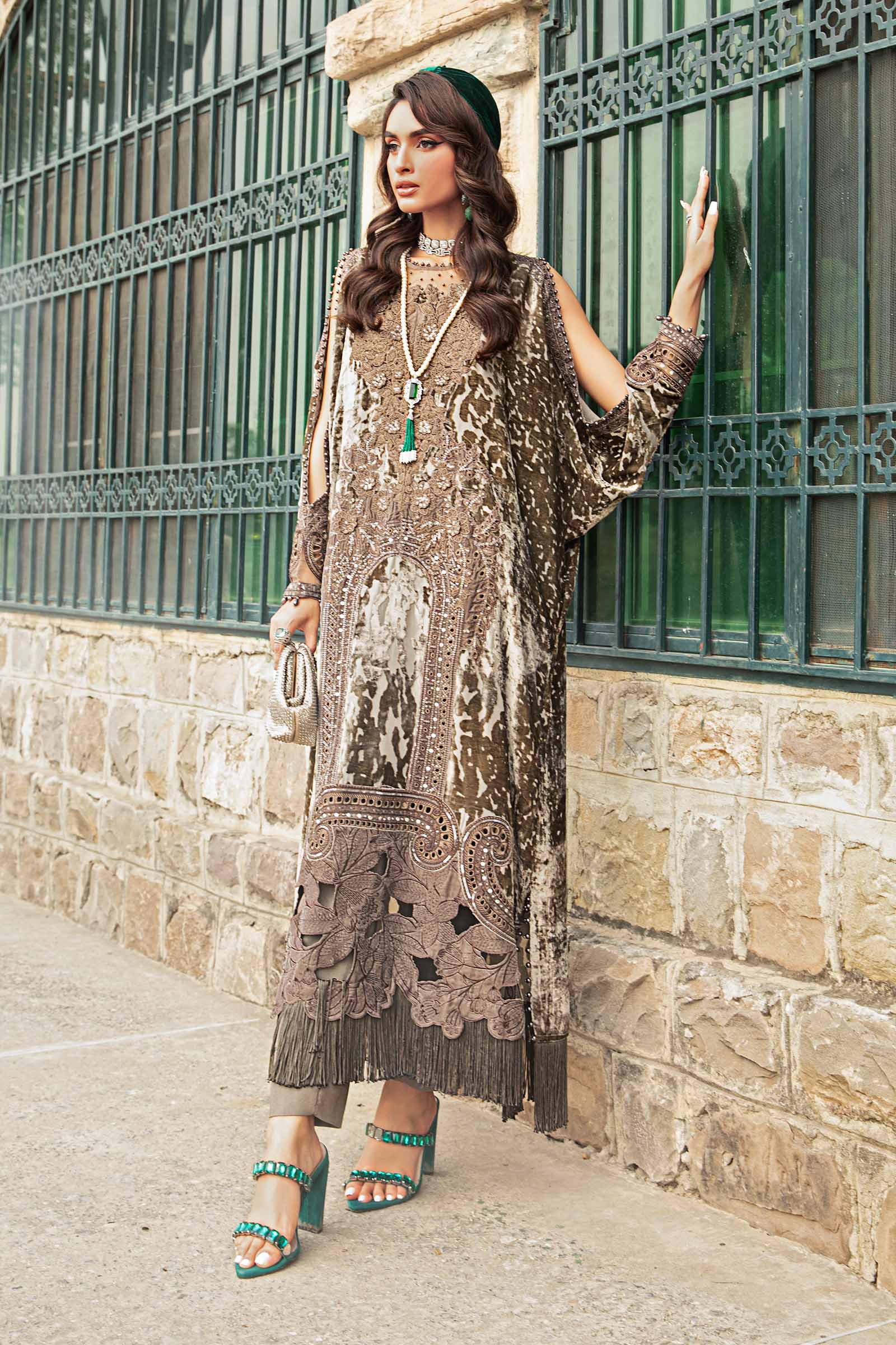 Maria.B Luxury Velvet 3 Piece Unstitched Embroidered Palachi Suit DL-1201 - Image 6