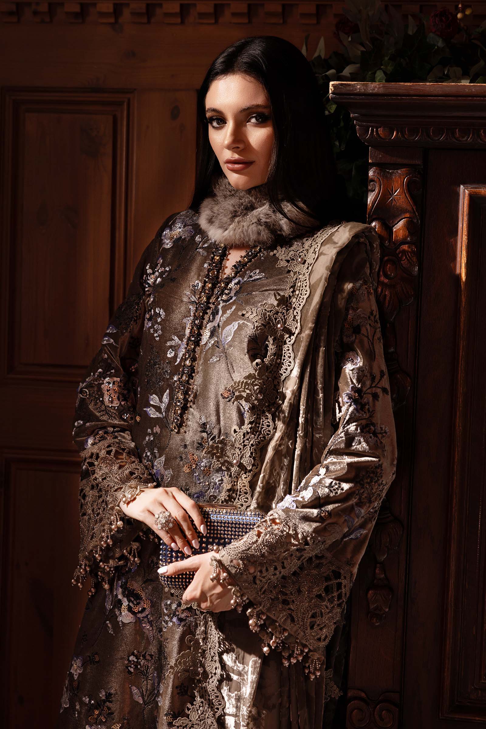 Maria.B Winter Luxe Embroidered Velvet Unstitched 3Pc Suit D-03 Palaichi Shawl - Image 4