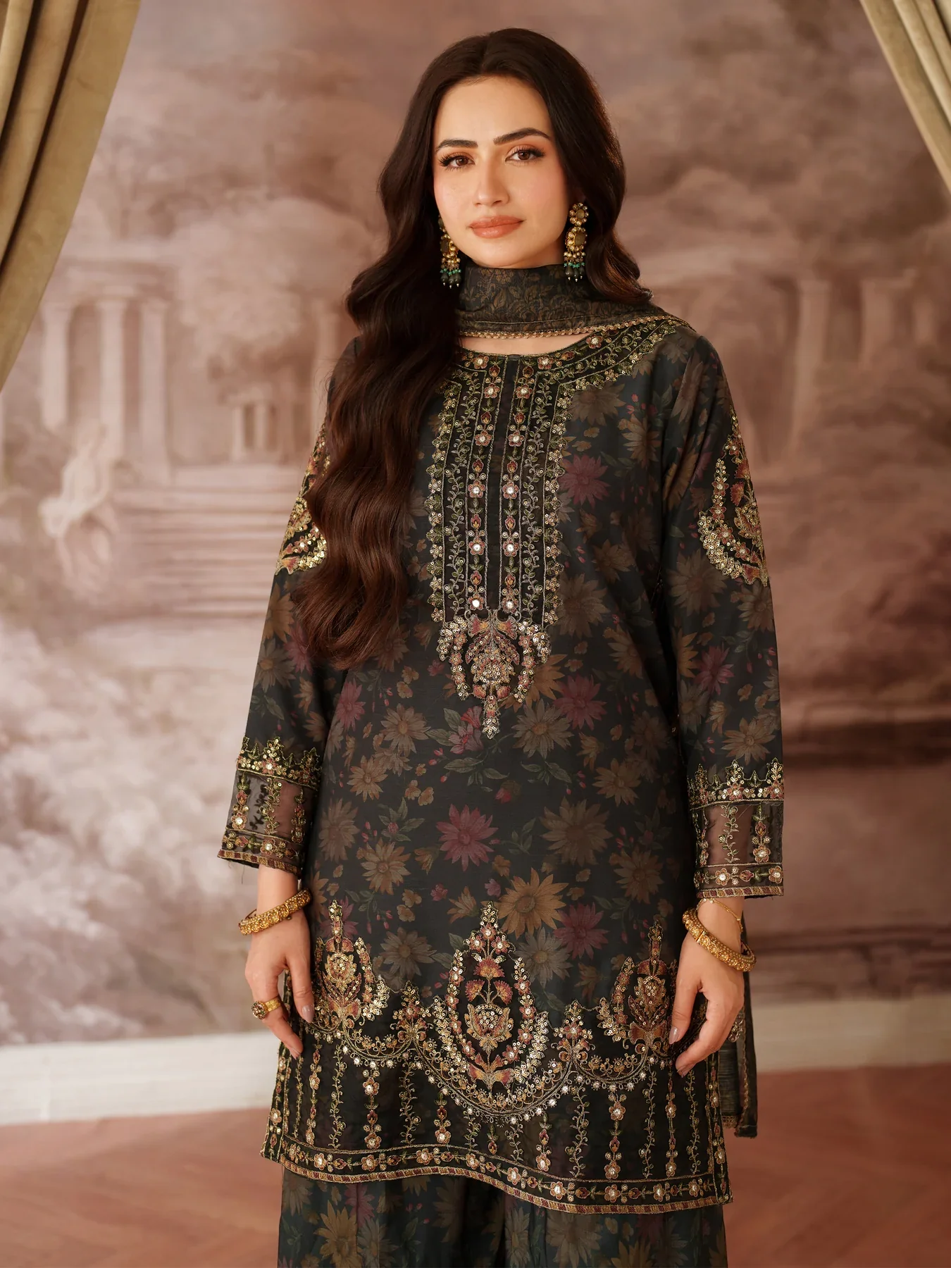 MOHAGNI - 3PC LAWN EMBROIDERED SHIRT WITH MANAAR PRINTED DUPATTA AND TROUSER - 999-BLK - Image 2