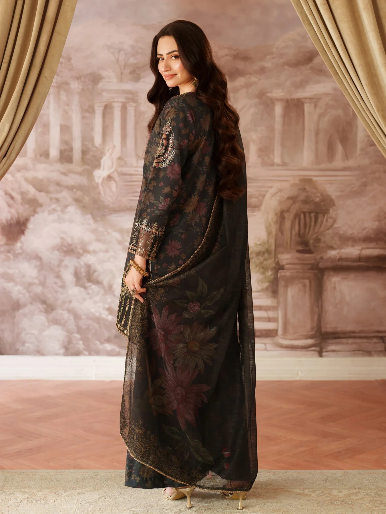 MOHAGNI - 3PC LAWN EMBROIDERED SHIRT WITH MANAAR PRINTED DUPATTA AND TROUSER - 999-BLK - Image 6