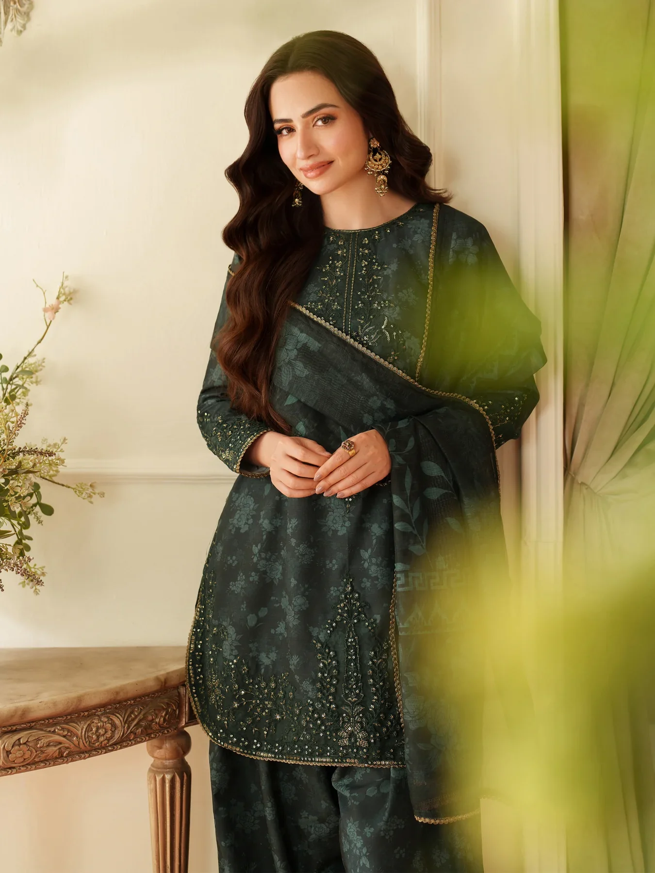 MOHAGNI - 3PC LAWN EMBROIDERED SHIRT WITH MANAAR PRINTED DUPATTA AND TROUSER - KPR 33 - Image 3