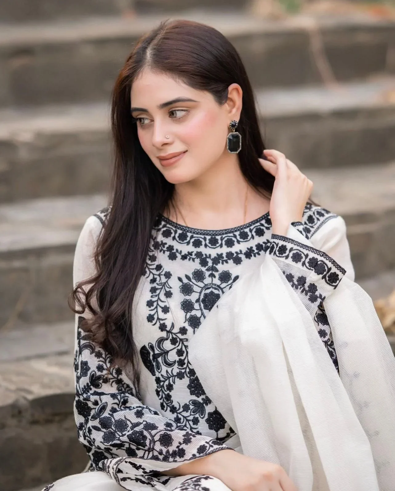 Omal By Komal - 3PC LAWN Embroidered Suit - BFSIN174 - Image 3