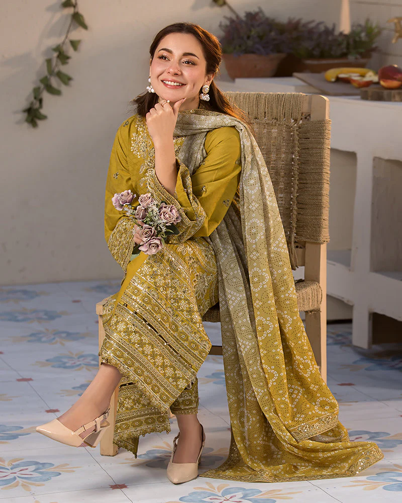 QALAMKAR - 3PC LAWN EMBROIDERED SHIRT WITH EMBROIDERED DUPATTA AND LAWN TROUSER - AL-Y998 - Image 3