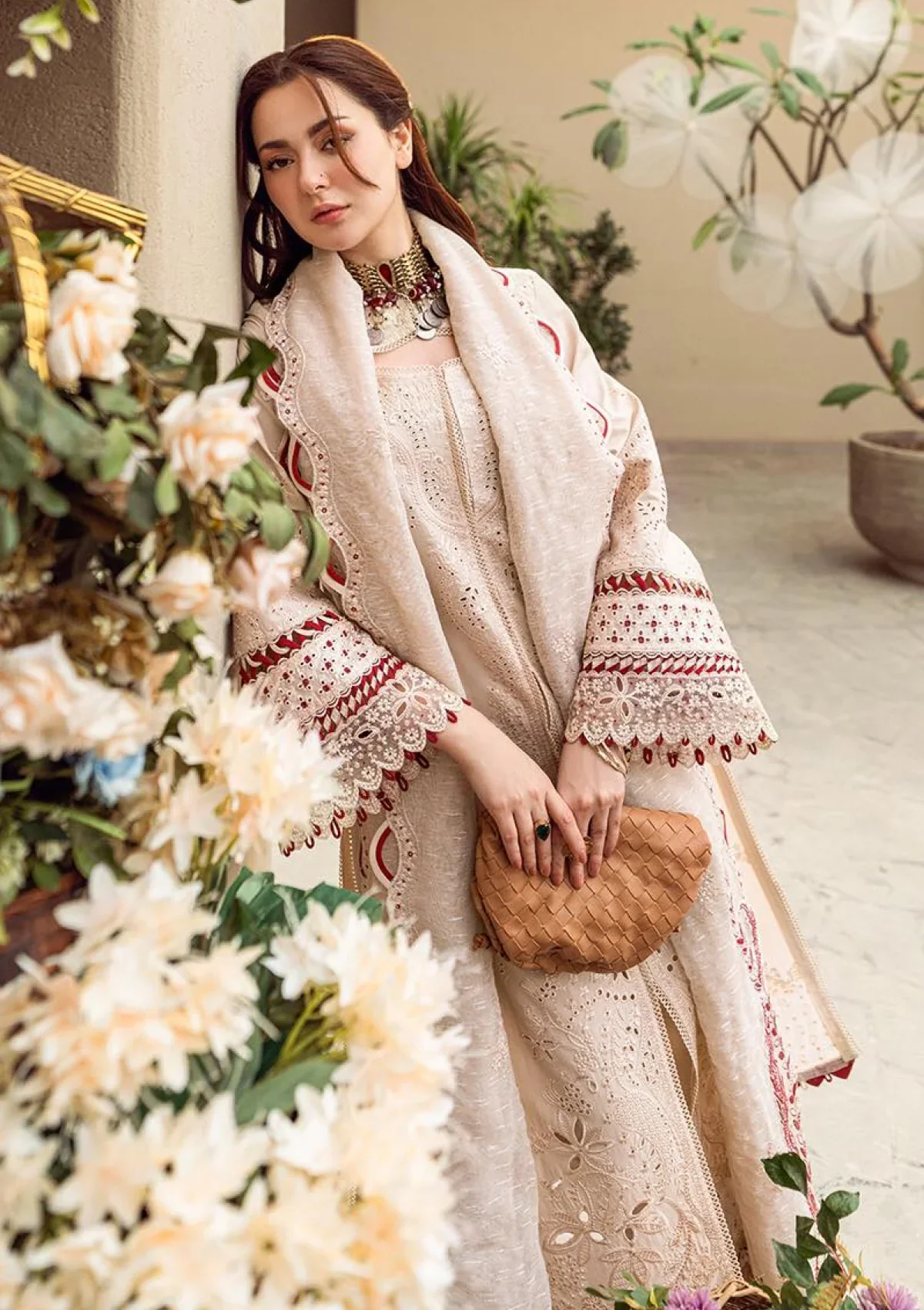 QALAMKAR - 3PC LAWN EMBROIDERED SHIRT WITH JACQUARD WEAVED EMBROIDERED DUPATTA AND COTTON TROUSER - KPR-Anaya - Image 4