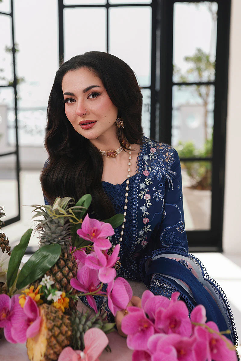 QALAMKAR - 3PC LAWN EMBROIDERED SHIRT WITH JACQUARD WEAVED EMBROIDERED DUPATTA AND COTTON TROUSER -SA-16 ESMA - Image 5