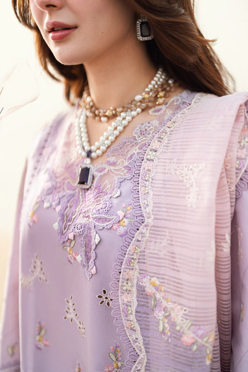 QALAMKAR - 3PC LAWN EMBROIDERED SHIRT WITH JACQUARD WEAVED EMBROIDERED DUPATTA AND COTTON TROUSER - KPR-09 EVELYN - Image 4