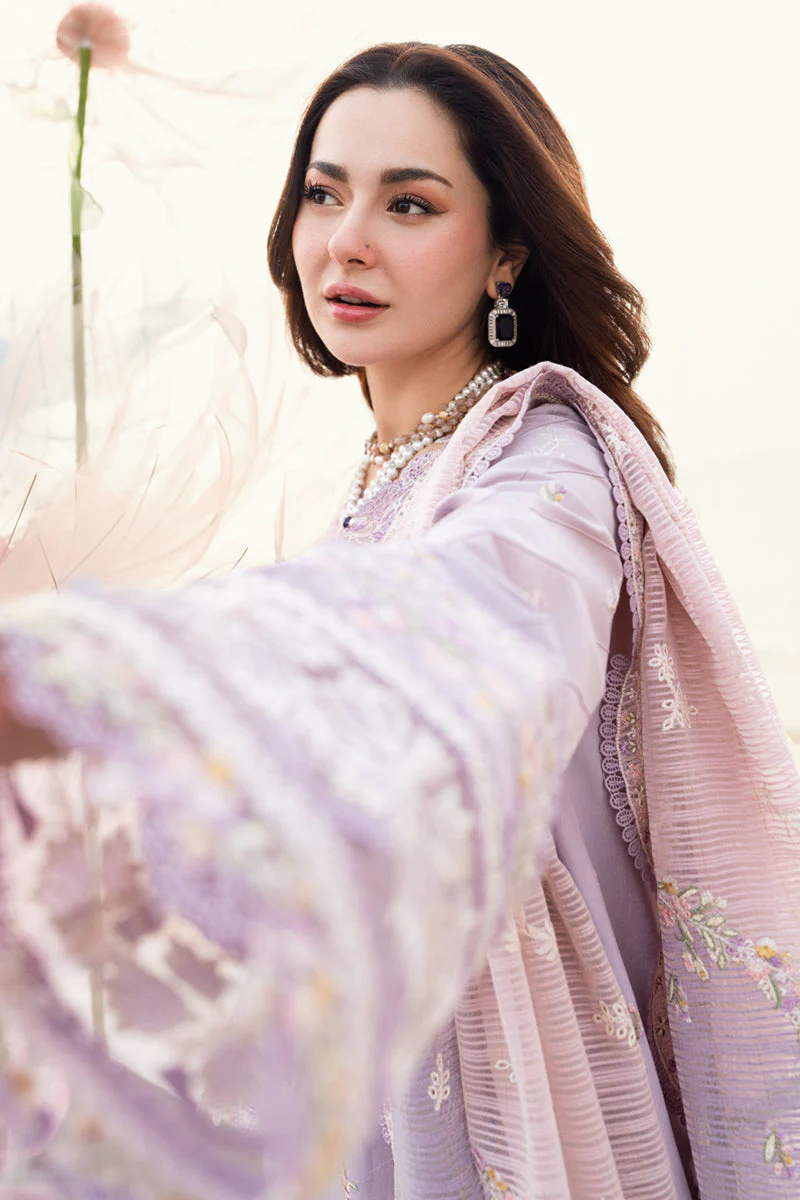 QALAMKAR - 3PC LAWN EMBROIDERED SHIRT WITH JACQUARD WEAVED EMBROIDERED DUPATTA AND COTTON TROUSER - KPR-09 EVELYN - Image 6