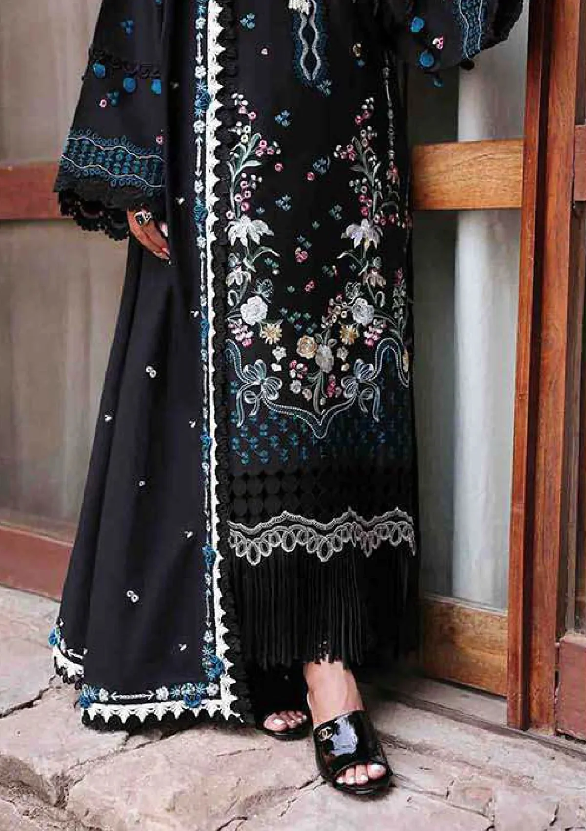 REPUBLIC WOMEN'S WEAR - 3PC LAWN EMBROIDERED SHIRT WITH LAWN EMBROIDERED SHAWL AND EMBROIDERED TROUSER - KPR- RPT#5B - Zaraé - Image 2