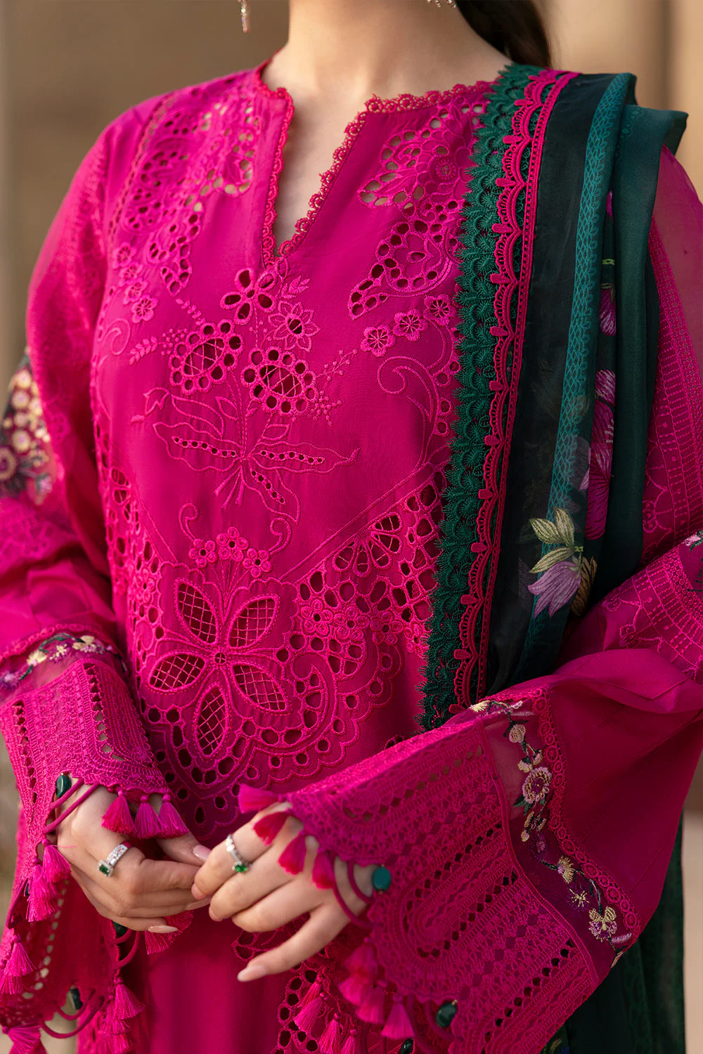 SAIRA RIZWAN - 3PC DHANAK EMBROIDERED SHIRT WITH PRINTED SHAWL AND TROUSER - KPR-SRL25-04 - Image 2