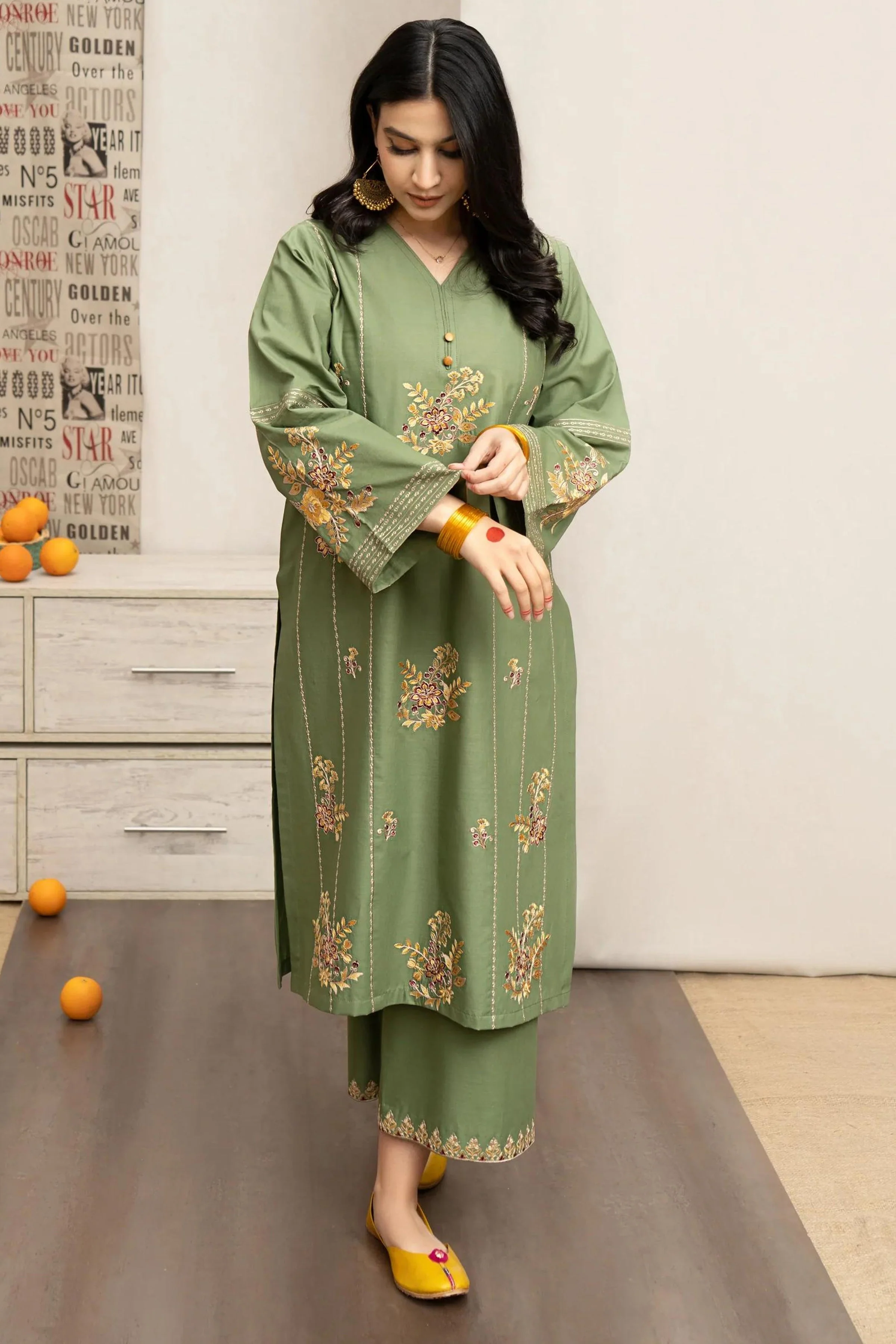 URGE - 3PC LAWN EMBROIDERED SHIRT WITH PASHMINA PRINTED SHAWL AND EMBROIDERED TROUSER - KPR1599 - Image 3