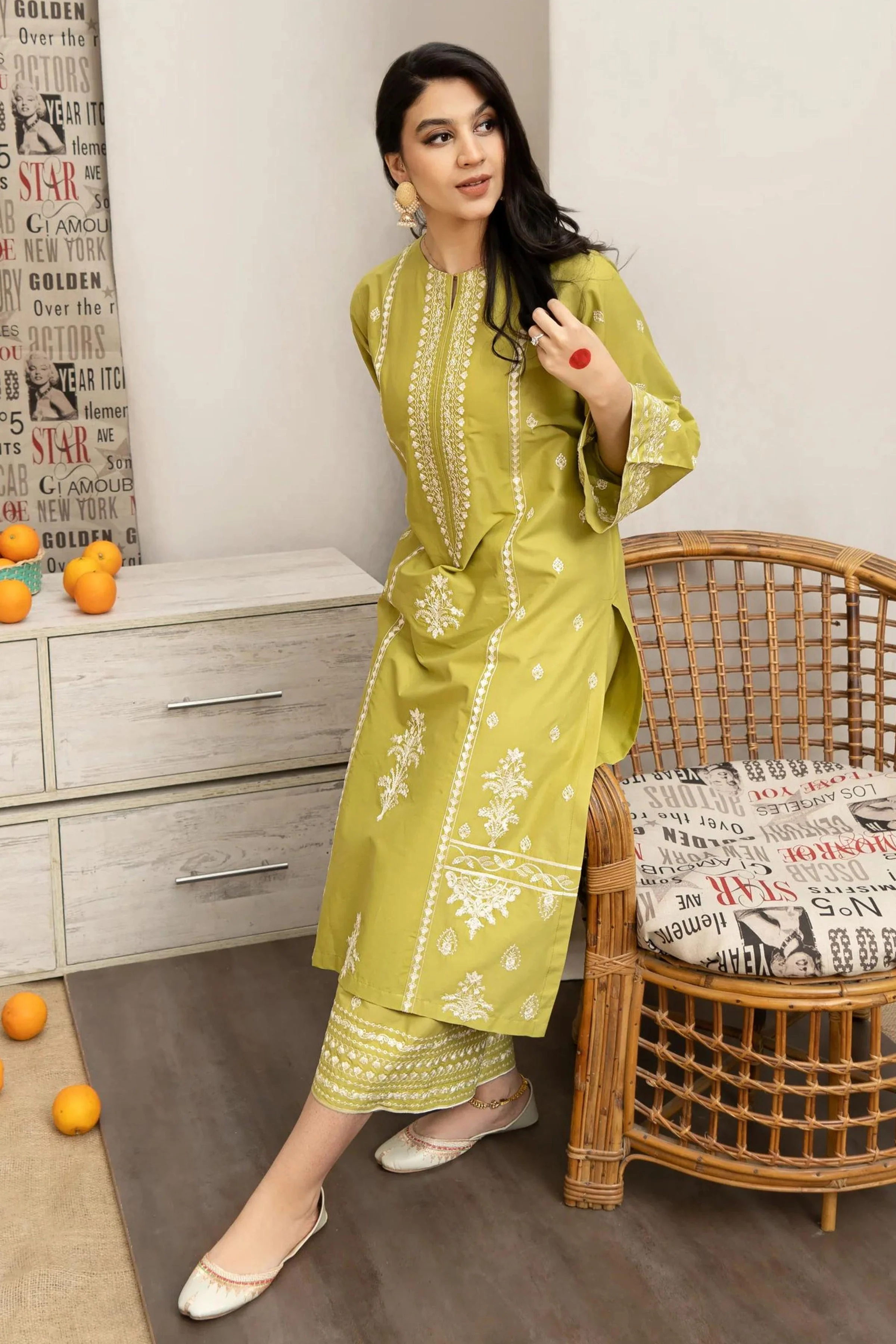 URGE - 3PC LAWN EMBROIDERED SHIRT WITH DIAMOND PRINTED DUPATTA AND EMBROIDERED TROUSER - HZG1597 - Image 3
